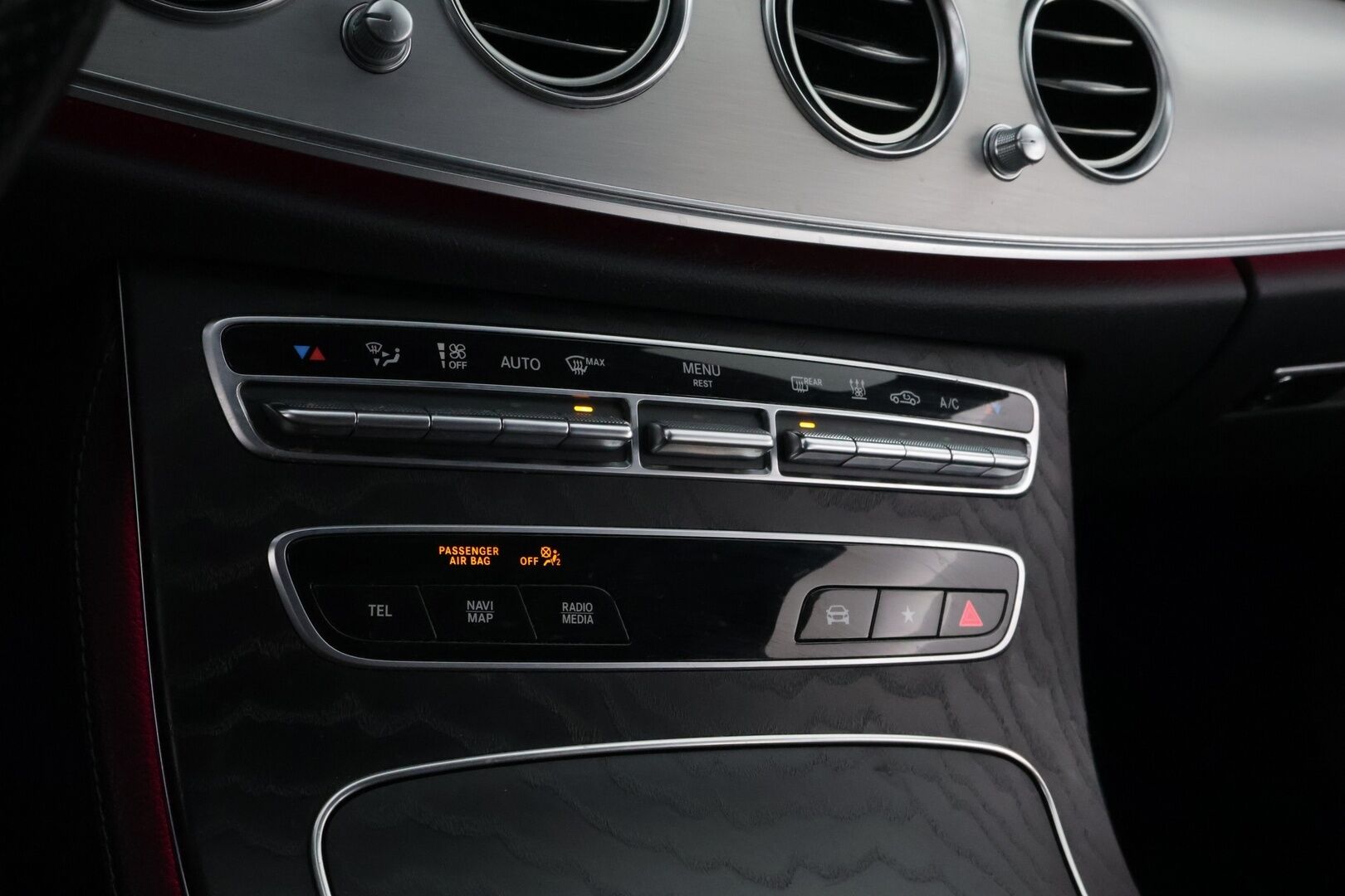 MERCEDES-BENZ E 2021 300de 4Matic T A Business Avantgarde EQ Power AMG - Vetokoukku | DTR+Q | Widescreen | Peruutuskamera | Adapt.LED