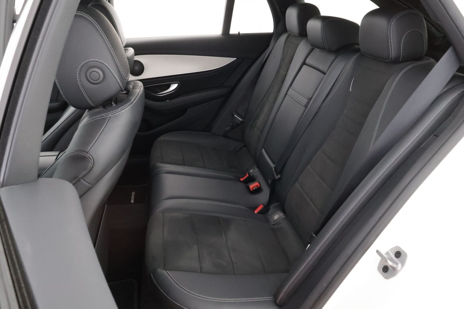 MERCEDES-BENZ E 2021 300de 4Matic T A Business Avantgarde EQ Power AMG - Vetokoukku | DTR+Q | Widescreen | Peruutuskamera | Adapt.LED