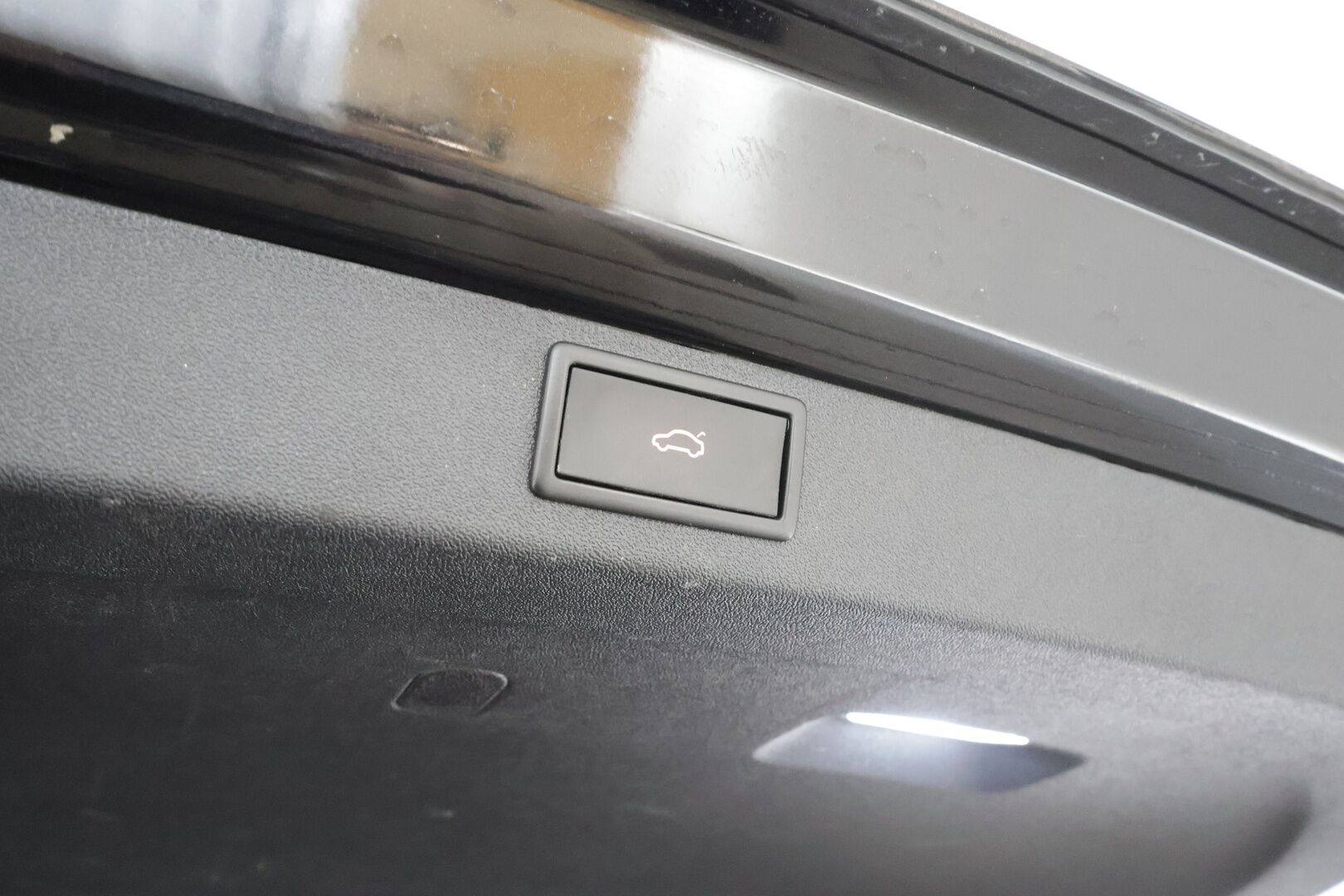 SKODA ENYAQ 2022 80x 4x4 iV Convenience Plus * ACC / ILP / HUD / Koukku / Panorama / 360° / Muistipenkit / Crystal Light Matrix-LED * - Merkkihuollettu / Kahdet Renkaat