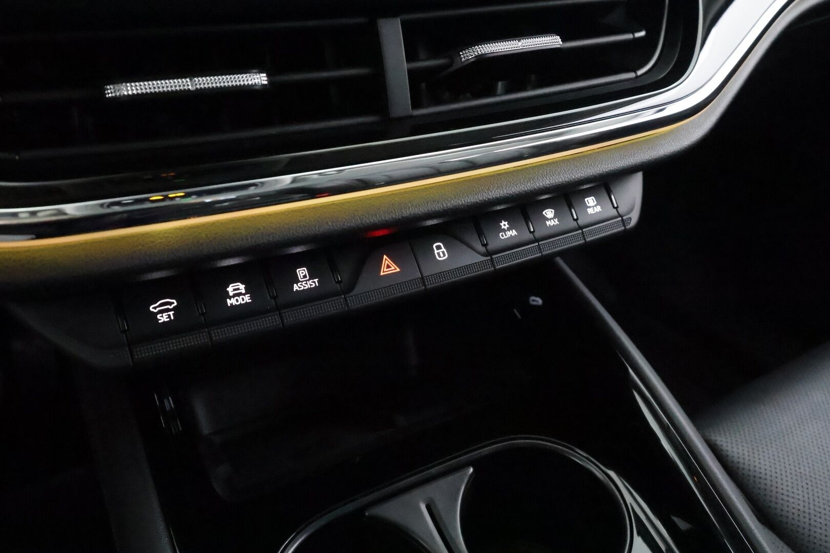 SKODA ENYAQ 2022 80x 4x4 iV Convenience Plus * ACC / ILP / HUD / Koukku / Panorama / 360° / Muistipenkit / Crystal Light Matrix-LED * - Merkkihuollettu / Kahdet Renkaat