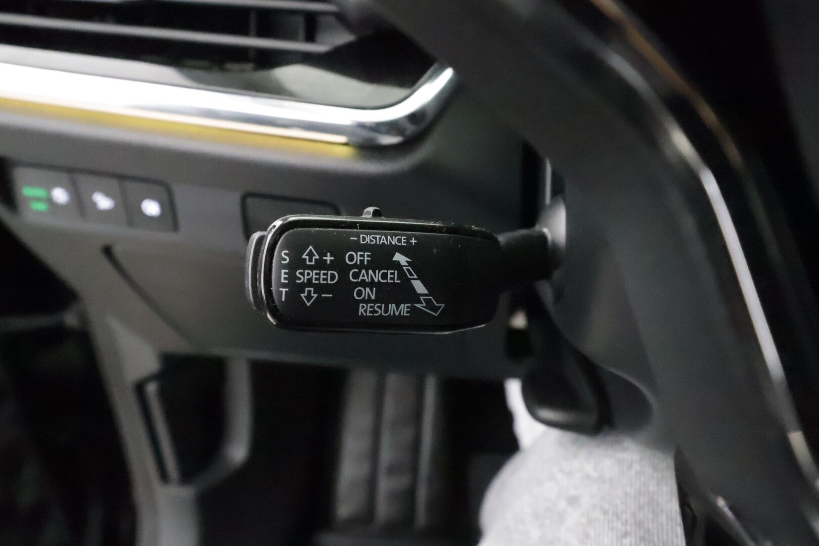 SKODA ENYAQ 2022 80x 4x4 iV Convenience Plus * ACC / ILP / HUD / Koukku / Panorama / 360° / Muistipenkit / Crystal Light Matrix-LED * - Merkkihuollettu / Kahdet Renkaat