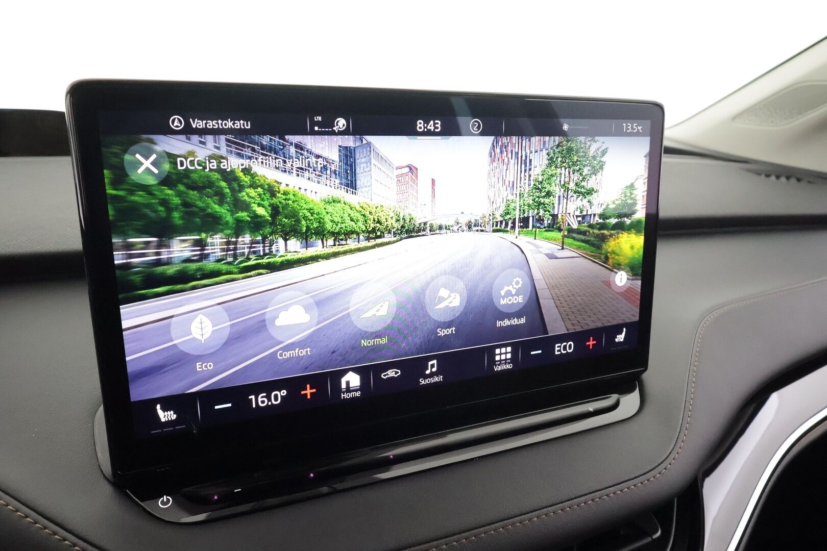 SKODA ENYAQ 2022 80x 4x4 iV Convenience Plus * ACC / ILP / HUD / Koukku / Panorama / 360° / Muistipenkit / Crystal Light Matrix-LED * - Merkkihuollettu / Kahdet Renkaat