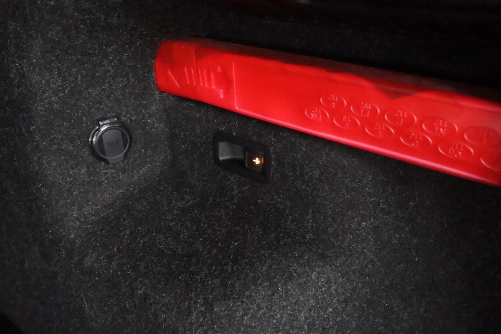 SKODA ENYAQ 2022 80x 4x4 iV Convenience Plus * ACC / ILP / HUD / Koukku / Panorama / 360° / Muistipenkit / Crystal Light Matrix-LED * - Merkkihuollettu / Kahdet Renkaat