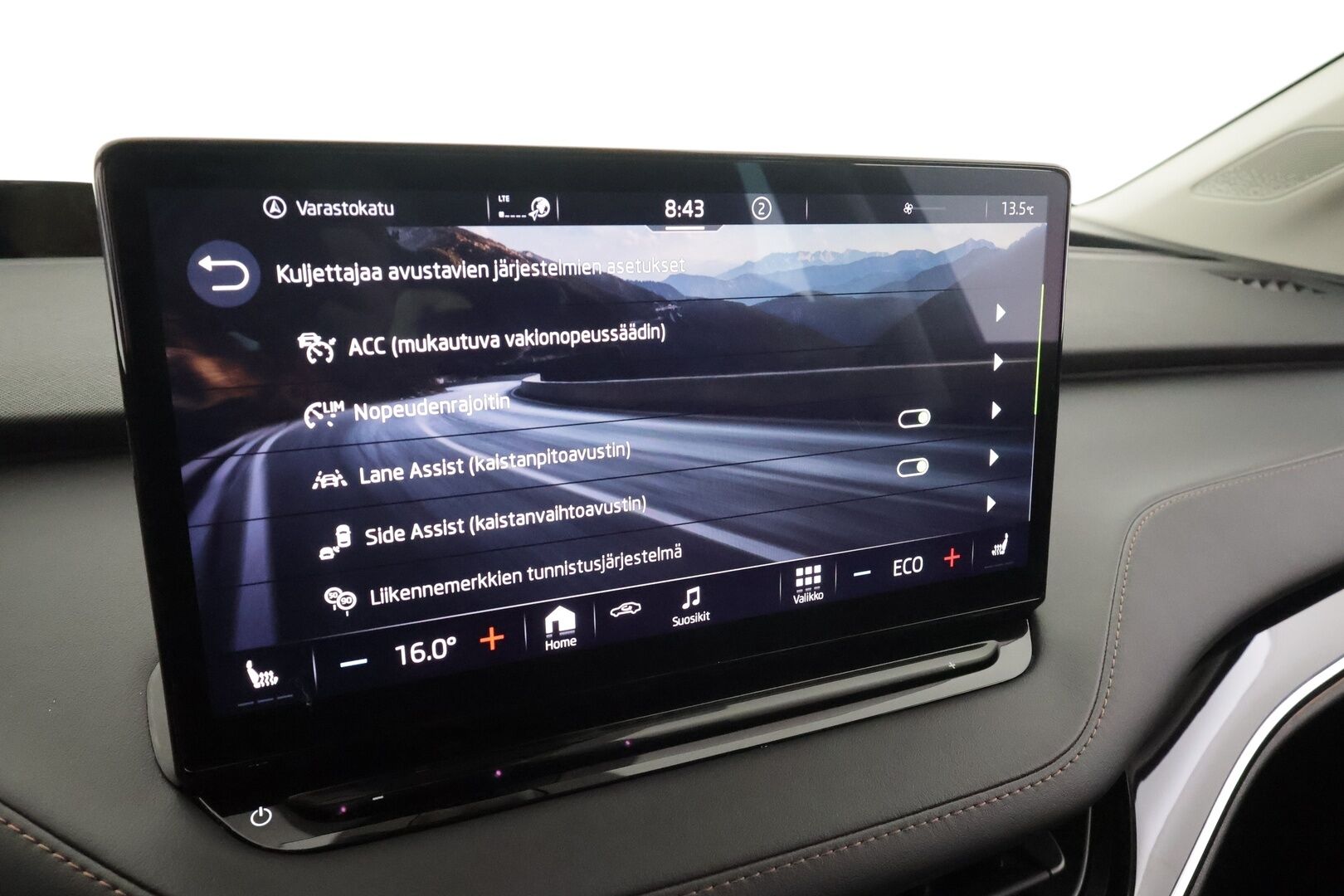 SKODA ENYAQ 2022 80x 4x4 iV Convenience Plus * ACC / ILP / HUD / Koukku / Panorama / 360° / Muistipenkit / Crystal Light Matrix-LED * - Merkkihuollettu / Kahdet Renkaat