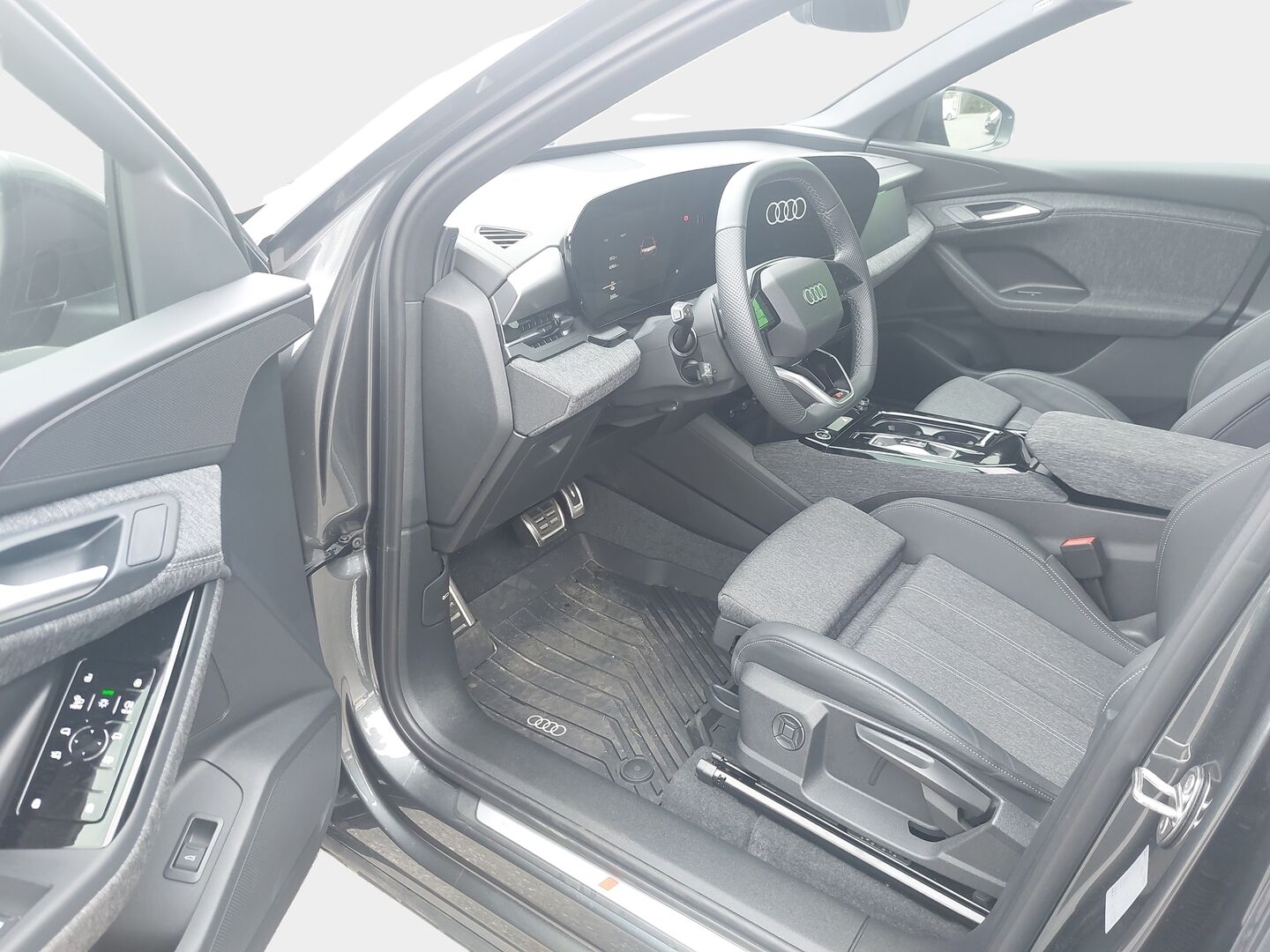 Audi Q6 e-tron 2025 Quattro LE S line / 1. om / Suomi-Auto / Adapt.Vak / Matrix-LED / 360-Kamera / ILP / KeylessGo / MMI-NAVI - 2,99 % KORKOTARJOUS TÄHÄN AUTOON 31.8. ASTI! - 1. om / Suomi-Auto / Adapt.Vak / Adapt.LED / 360-Kamera / ILP / KeylessGo / MMI-NAVI