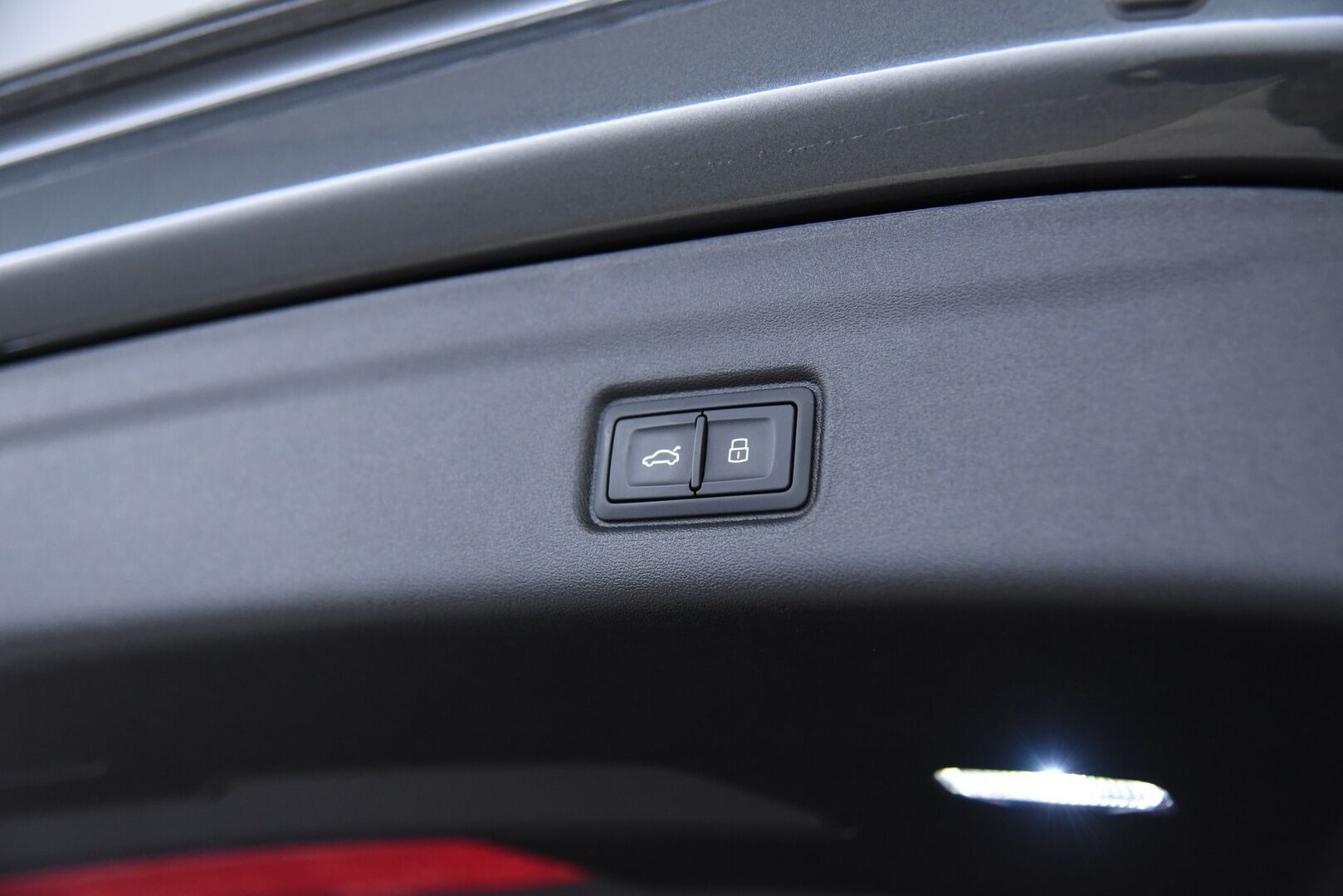 Audi Q6 e-tron 2025 Quattro LE S line / 1. om / Suomi-Auto / Adapt.Vak / 360-Kamera / ILP / KeylessGo / MMI-NAVI - 2,99 % KORKOTARJOUS TÄHÄN AUTOON 7.9. ASTI! - 1. om / Suomi-Auto / Adapt.Vak / Adapt.LED / 360-Kamera / ILP / KeylessGo / MMI-NAVI