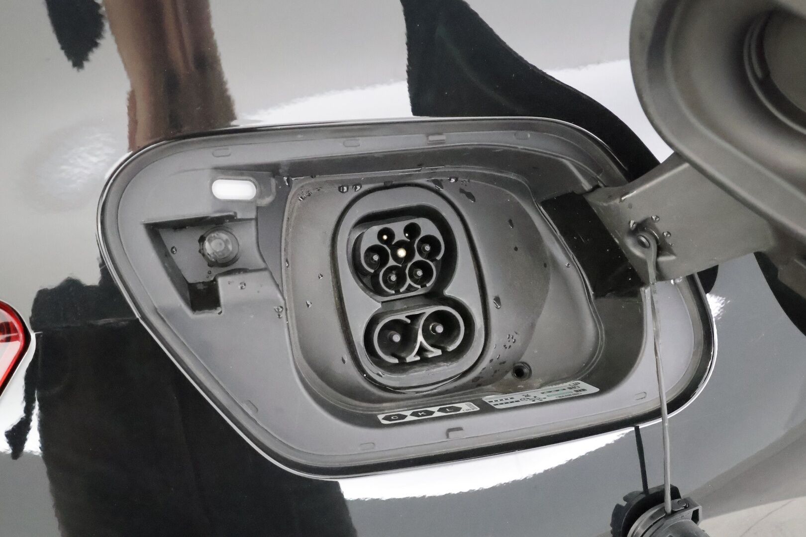 CUPRA Born 2025 e-Boost 170 kW * Lasikatto / ILP / ACC / LED / 360 / Hierovat Sportpenkit / Kaistavahti / Navi / Keyless * - 1-om Suomi-auto / 2x Latauskaapelit / Kahdet renkaat aluvanteilla / Merkkihuollot - HULLUT AVAJAISHULINAT KORKOTARJOUS 3,29 %