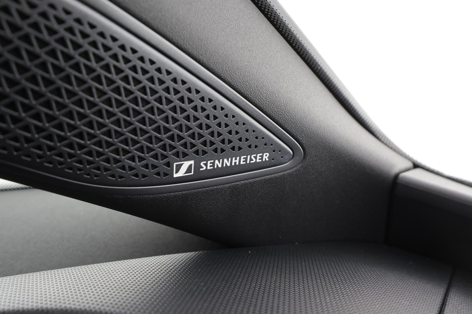 CUPRA Born 2025 e-Boost 170 kW * Lasikatto / ILP / ACC / LED / 360 / Hierovat Sportpenkit / Kaistavahti / Navi / Keyless * - 1-om Suomi-auto / 2x Latauskaapelit / Kahdet renkaat aluvanteilla / Merkkihuollot - HULLUT AVAJAISHULINAT KORKOTARJOUS 3,29 %