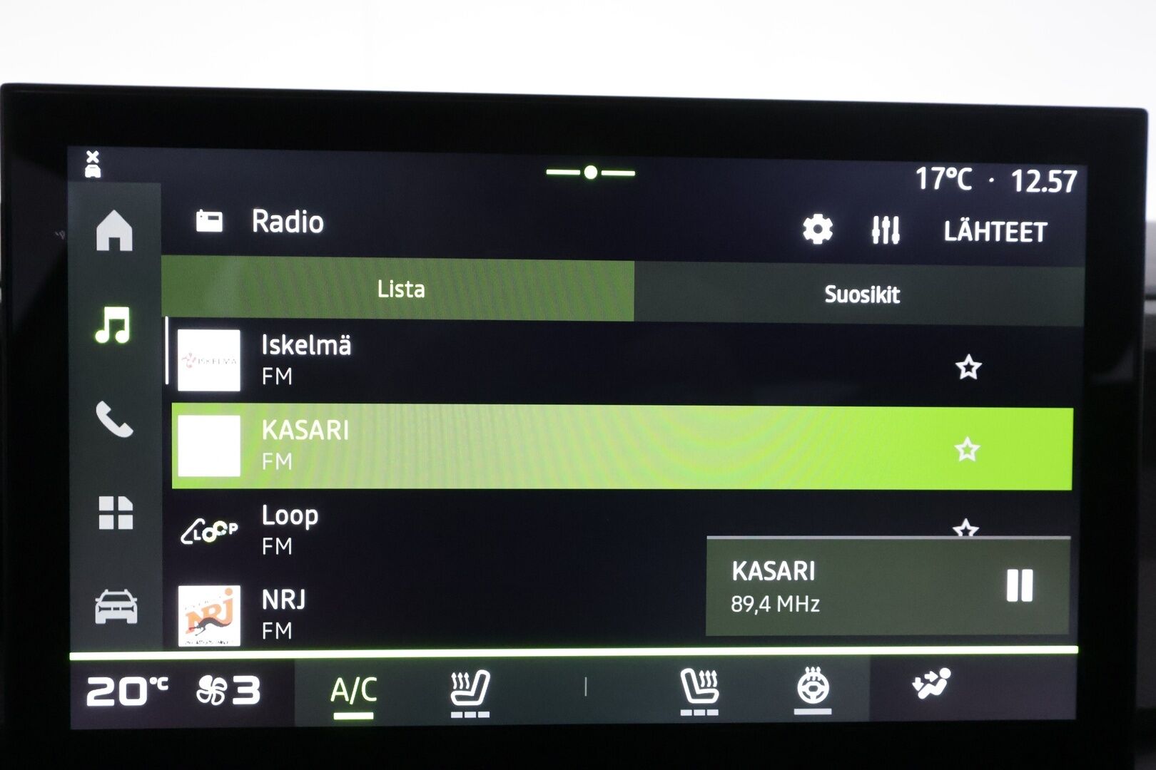 Dacia Duster 2024 TCe 130 4x4 Extreme - | LED | Koukku | Vakkari | P.kamera ja tutkat | Lämm. ratti | Lane Assist | BSM | Apple & Android | Digimittari | Lohko+sisälämmitin | Merkkihuollettu | 