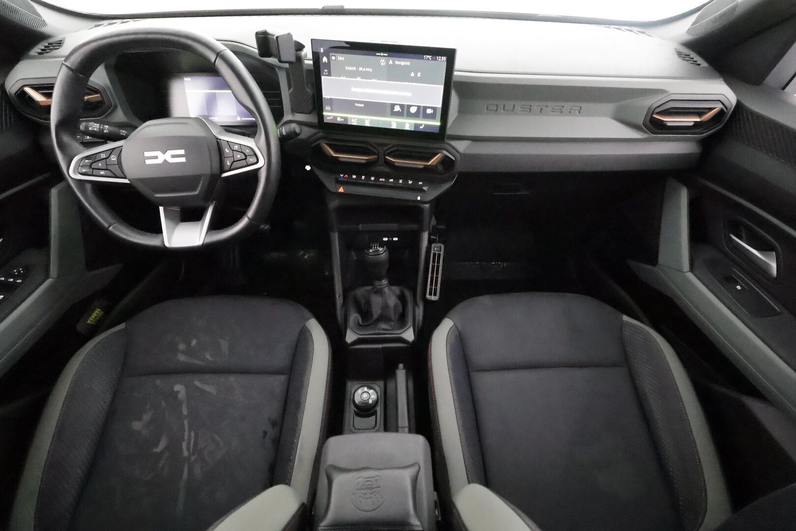 Dacia Duster 2024 TCe 130 4x4 Extreme - | LED | Koukku | Vakkari | P.kamera ja tutkat | Lämm. ratti | Lane Assist | BSM | Apple & Android | Digimittari | Lohko+sisälämmitin | Merkkihuollettu | 