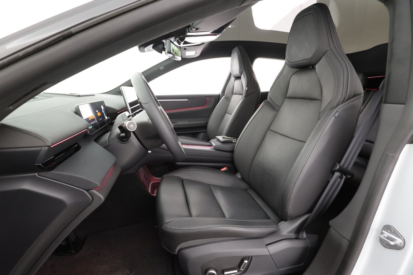 Polestar 4 2024 Long Range Dual Motor 100kwh * ACC / HUD / H&K / Lasikatto / Ilmastoidut nahat / 360° / ILP / Pixel LED / Hieronta / Keyless * - 1.Om Suomi-auto / Kahdet renkaat aluvanteilla / Merkkihuollettu - HULLUT AVAJAISHULINAT KORKOTARJOUS 3,29 %