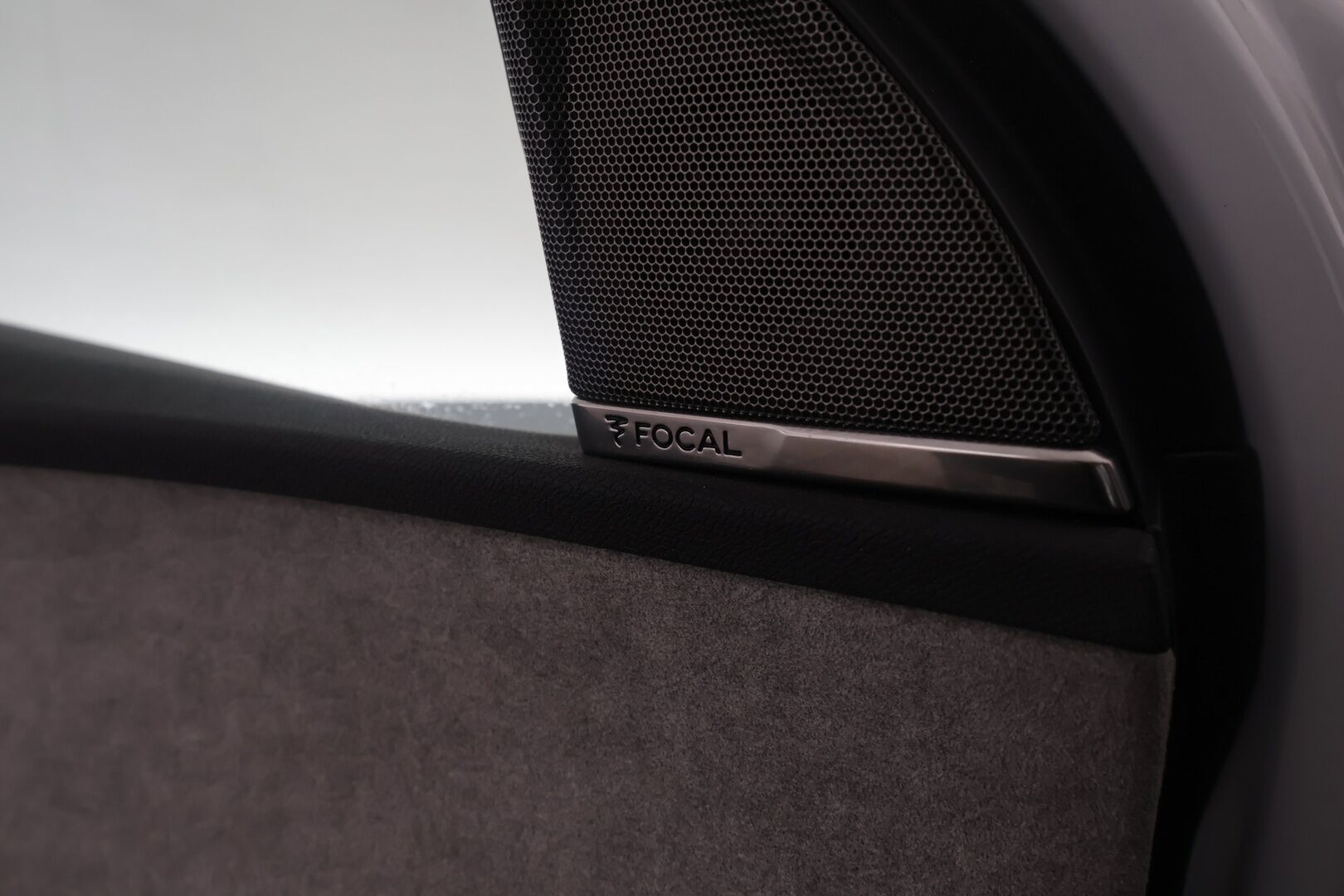 Peugeot 3008 2021 GT Hybrid4 300 EAT8-automaatti - | ACC | Koukku | Focal | Muistipenkki hieronnalla | Nahka-alcantara | Keyless | LED | P.kamera | Apple & Android | Lane Assist | BSM | 2x renkaat aluin | 