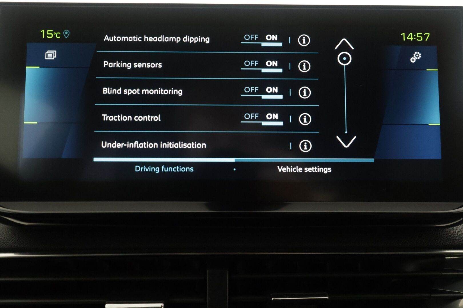 Peugeot 3008 2021 GT Hybrid4 300 EAT8-automaatti - | ACC | Koukku | Focal | Muistipenkki hieronnalla | Nahka-alcantara | Keyless | LED | P.kamera | Apple & Android | Lane Assist | BSM | 2x renkaat aluin | 