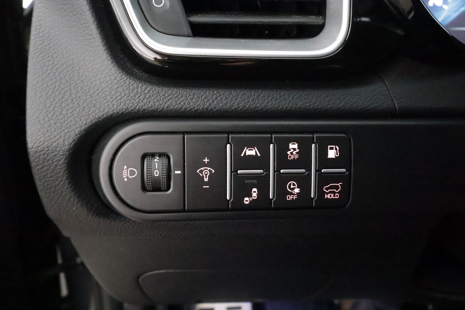 Kia Ceed 2022 1,6 GDI Plug-In Hybrid Business Premium SW DCT * ACC / P.kamera / Muistipenkki / Navi / Ilmastoidut nahat / Panorama * - Keyless / Kahdet renkaat aluvanteilla / Merkkihuollettu