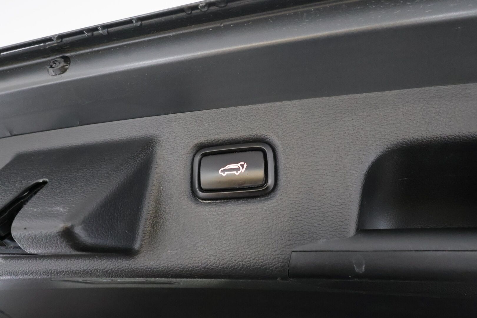 Kia Ceed 2022 1,6 GDI Plug-In Hybrid Business Premium SW DCT * ACC / P.kamera / Muistipenkki / Navi / Ilmastoidut nahat / Panorama * - Keyless / Kahdet renkaat aluvanteilla / Merkkihuollettu