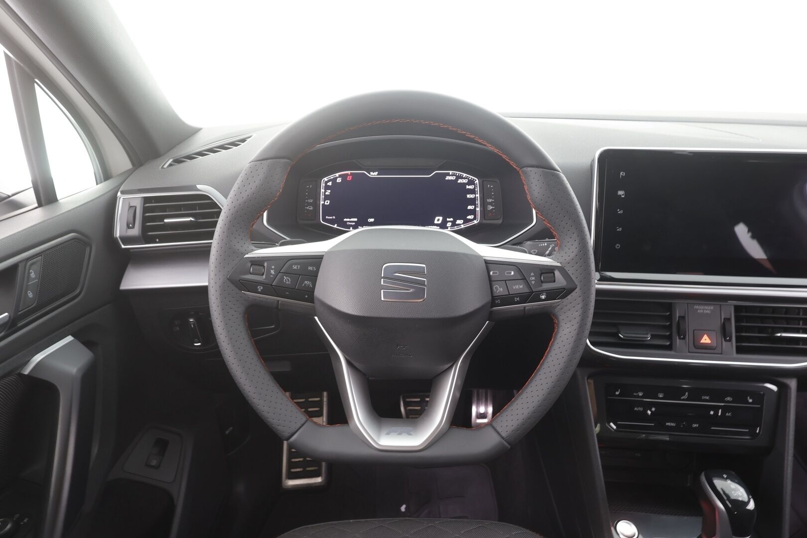 Seat Tarraco 2021 1,4 PHEV 245 e-Hybrid FR Launch Edition DSG - | ACC | Koukku | Muistipenkki | 360° | Sporttipenkit | Digimittaristo | Lane Assist | Keyless | LED | Lämm. ratti | 2x renkaat aluin | 