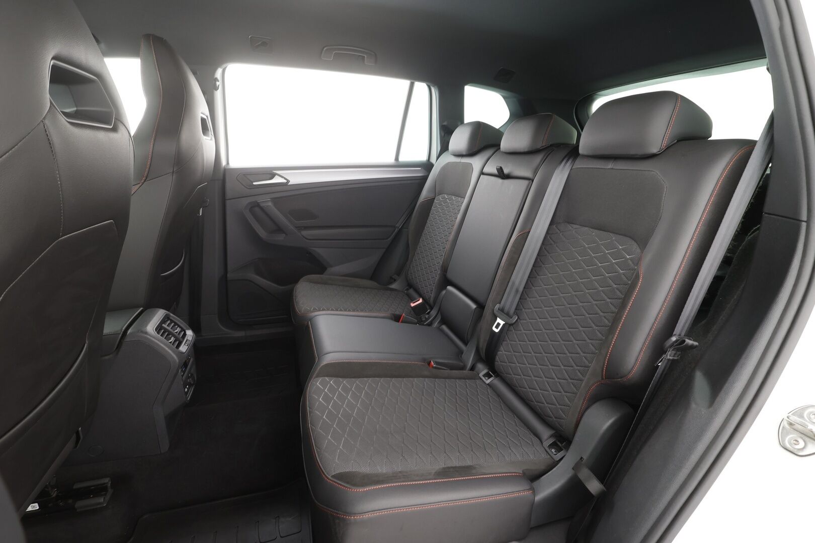 Seat Tarraco 2021 1,4 PHEV 245 e-Hybrid FR Launch Edition DSG - | ACC | Koukku | Muistipenkki | 360° | Sporttipenkit | Digimittaristo | Lane Assist | Keyless | LED | Lämm. ratti | 2x renkaat aluin | 