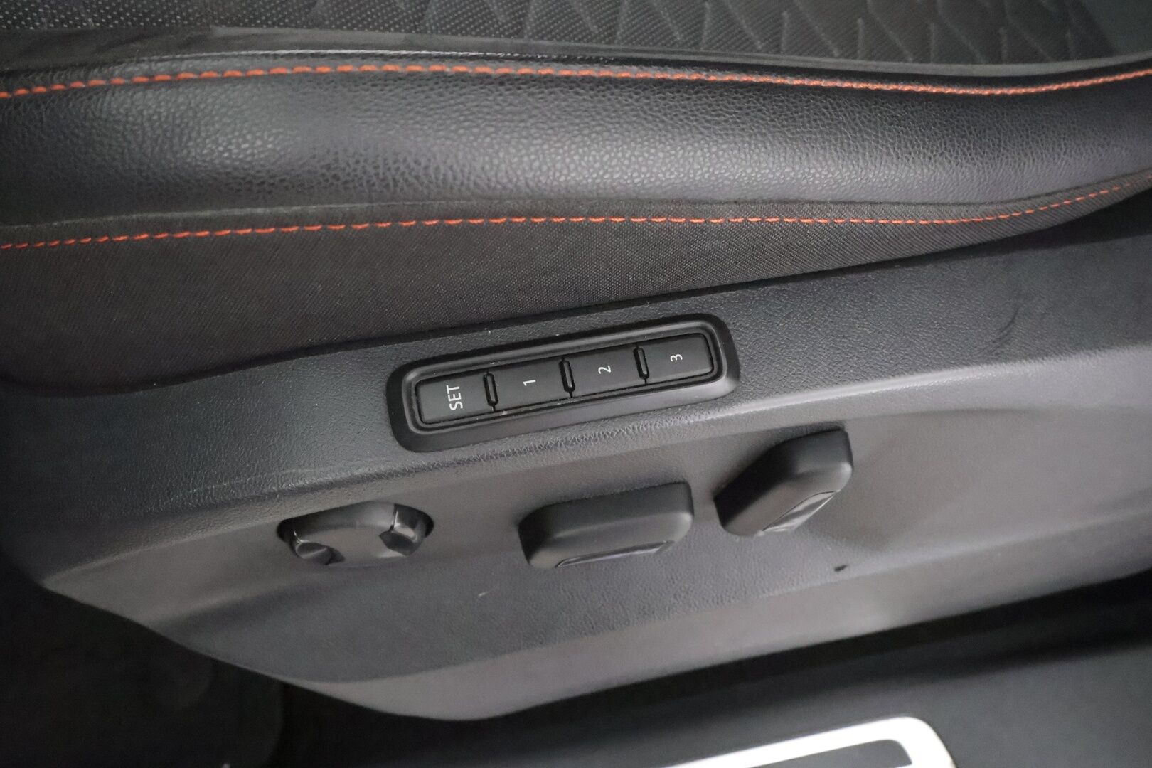 Seat Tarraco 2021 1,4 PHEV 245 e-Hybrid FR Launch Edition DSG - | ACC | Koukku | Muistipenkki | 360° | Sporttipenkit | Digimittaristo | Lane Assist | Keyless | LED | Lämm. ratti | 2x renkaat aluin | 