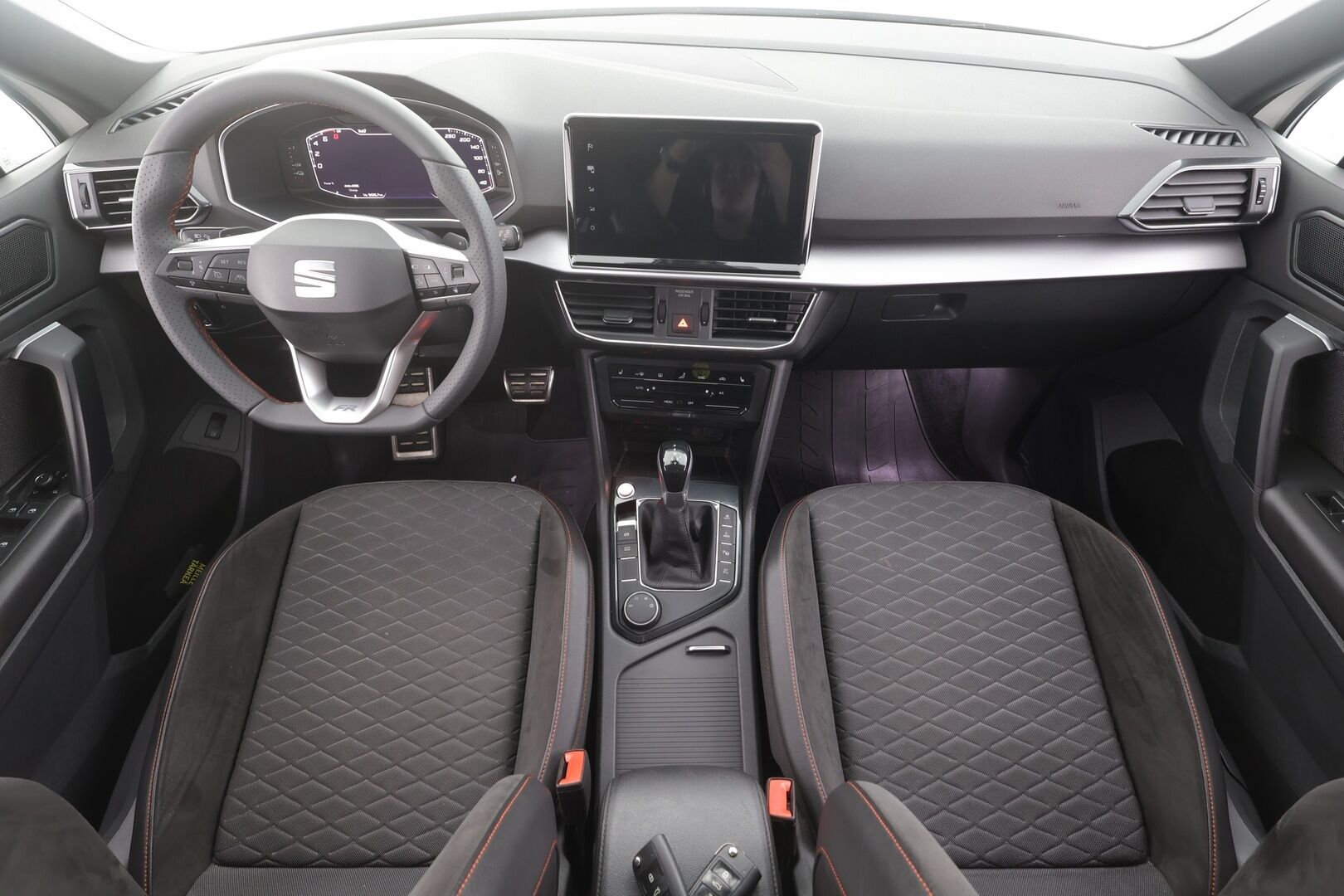Seat Tarraco 2021 1,4 PHEV 245 e-Hybrid FR Launch Edition DSG - | ACC | Koukku | Muistipenkki | 360° | Sporttipenkit | Digimittaristo | Lane Assist | Keyless | LED | Lämm. ratti | 2x renkaat aluin | 