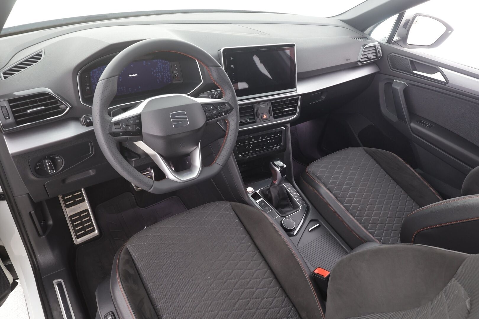 Seat Tarraco 2021 1,4 PHEV 245 e-Hybrid FR Launch Edition DSG - | ACC | Koukku | Muistipenkki | 360° | Sporttipenkit | Digimittaristo | Lane Assist | Keyless | LED | Lämm. ratti | 2x renkaat aluin | 