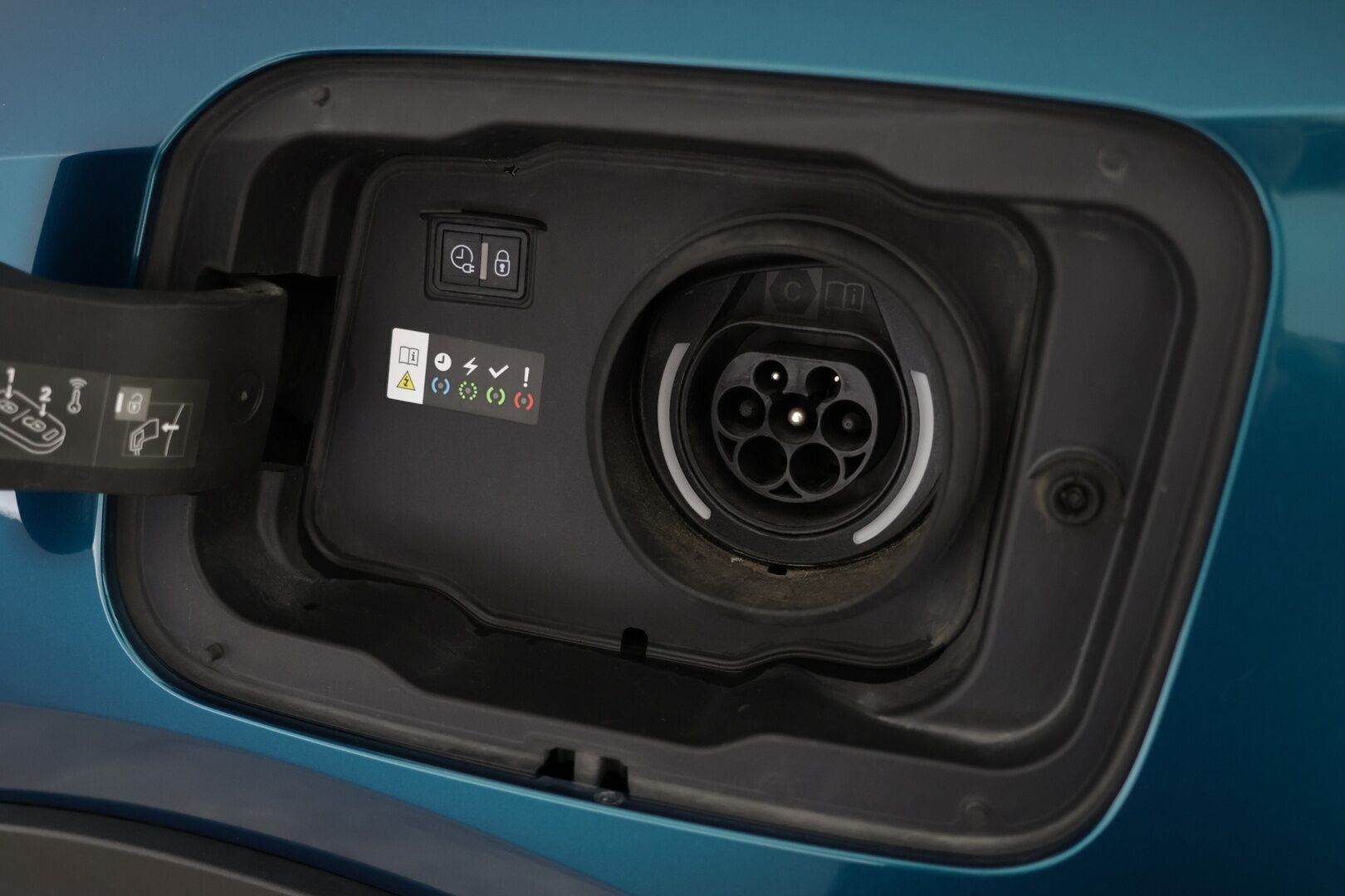 PEUGEOT 408 2023 GT Hybrid 225 EAT8-aut - | Adapt. Vakkari | Muistipenkki hieronnalla | Focal äänet | 360° Kamera | KeylessGo |