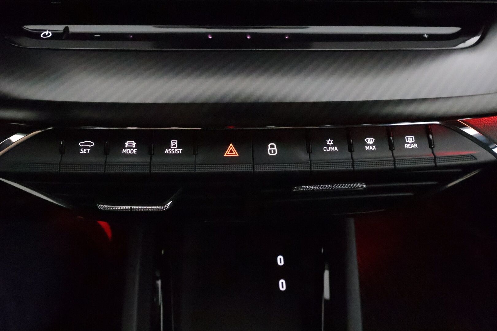 Skoda Octavia 2023 Combi 1.4 TSI PHEV RS iV DSG *ACC / Matrix LED / Webasto / Koukku / Sporttipenkit / Navi / P.kamera / KeylessGo* - Kahdet renkaat aluvanteilla