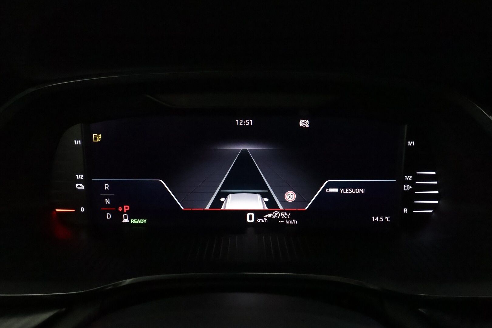 Skoda Octavia 2023 Combi 1.4 TSI PHEV RS iV DSG *ACC / Matrix LED / Webasto / Koukku / Sporttipenkit / Navi / P.kamera / KeylessGo* - Kahdet renkaat aluvanteilla