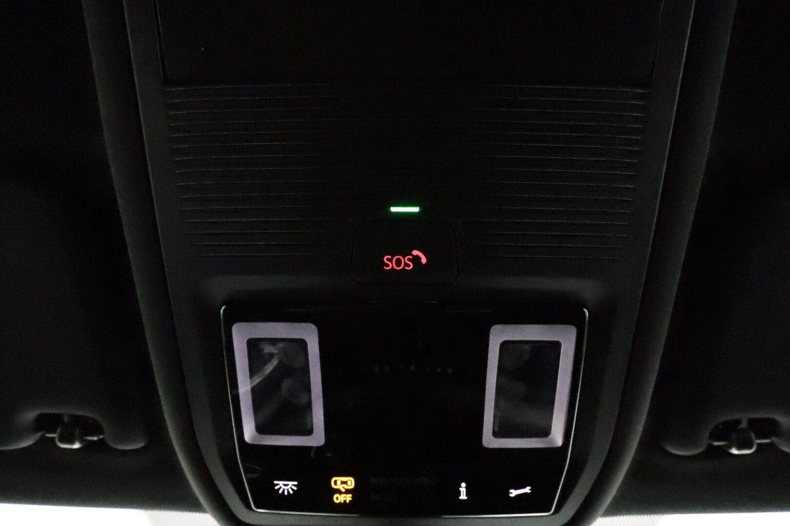 Skoda Octavia 2023 Combi 1.4 TSI PHEV RS iV DSG *ACC / Matrix LED / Webasto / Koukku / Sporttipenkit / Navi / P.kamera / KeylessGo* - Kahdet renkaat aluvanteilla