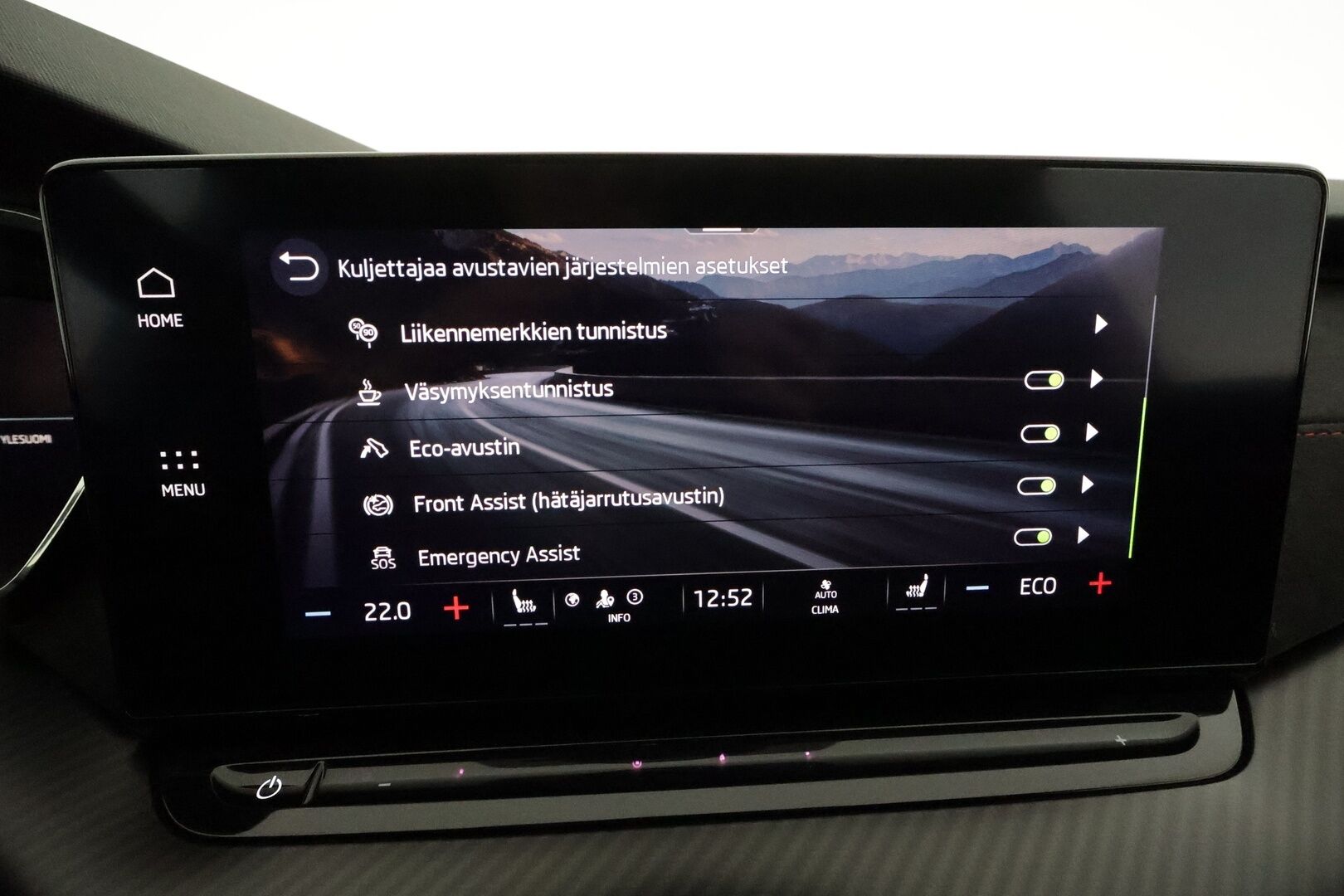 Skoda Octavia 2023 Combi 1.4 TSI PHEV RS iV DSG *ACC / Matrix LED / Webasto / Koukku / Sporttipenkit / Navi / P.kamera / KeylessGo* - Kahdet renkaat aluvanteilla