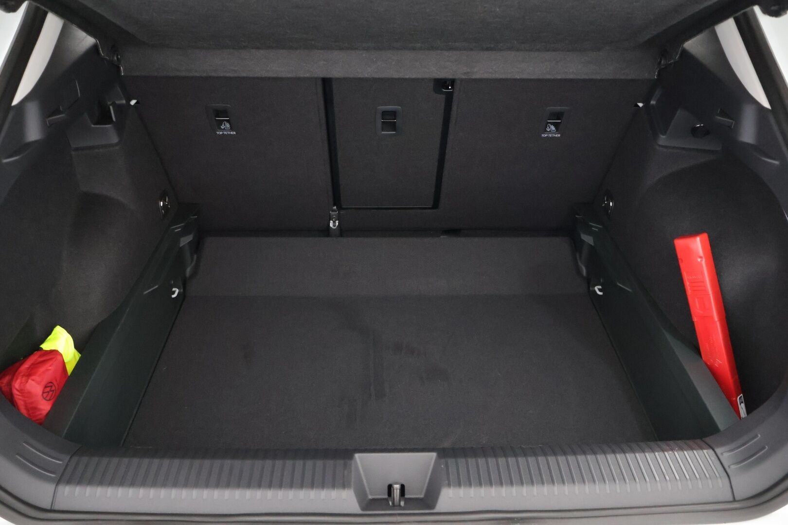Volkswagen T-Roc 2026 Style 1,5 eTSI 85 kW (MHEV) DSG-automaatti - Uusi korimalli | Matrix LED | Webasto | ACC | Sporttipenkit hieronnalla | Sähköluukku | Lämmitettävä ratti | Keyless | Langaton CarPlay / Android Auto | ArtVelours |