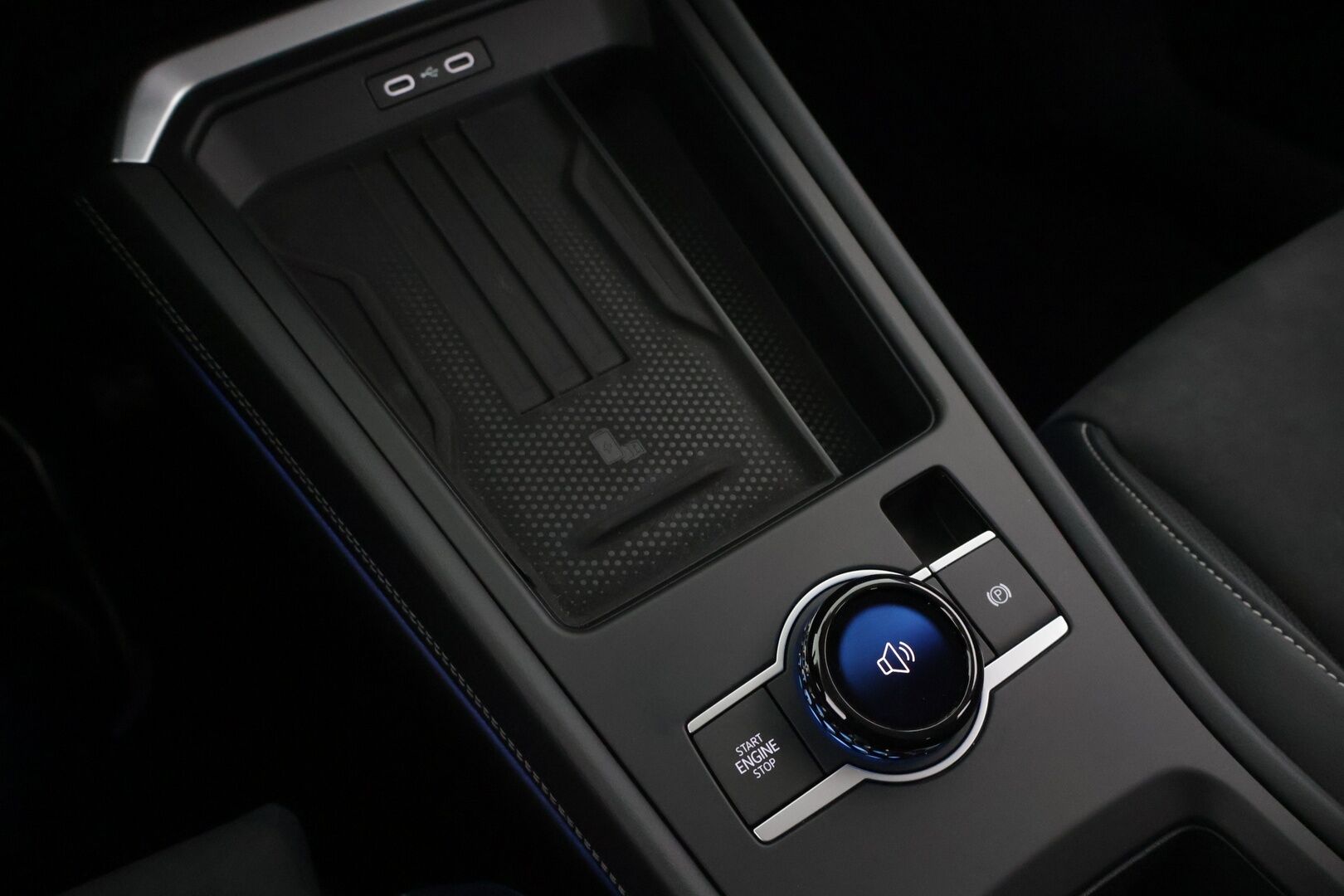Volkswagen T-Roc 2026 Style 1,5 eTSI 85 kW (MHEV) DSG-automaatti - Uusi korimalli | Matrix LED | Webasto | ACC | Sporttipenkit hieronnalla | Sähköluukku | Lämmitettävä ratti | Keyless | Langaton CarPlay / Android Auto | ArtVelours |