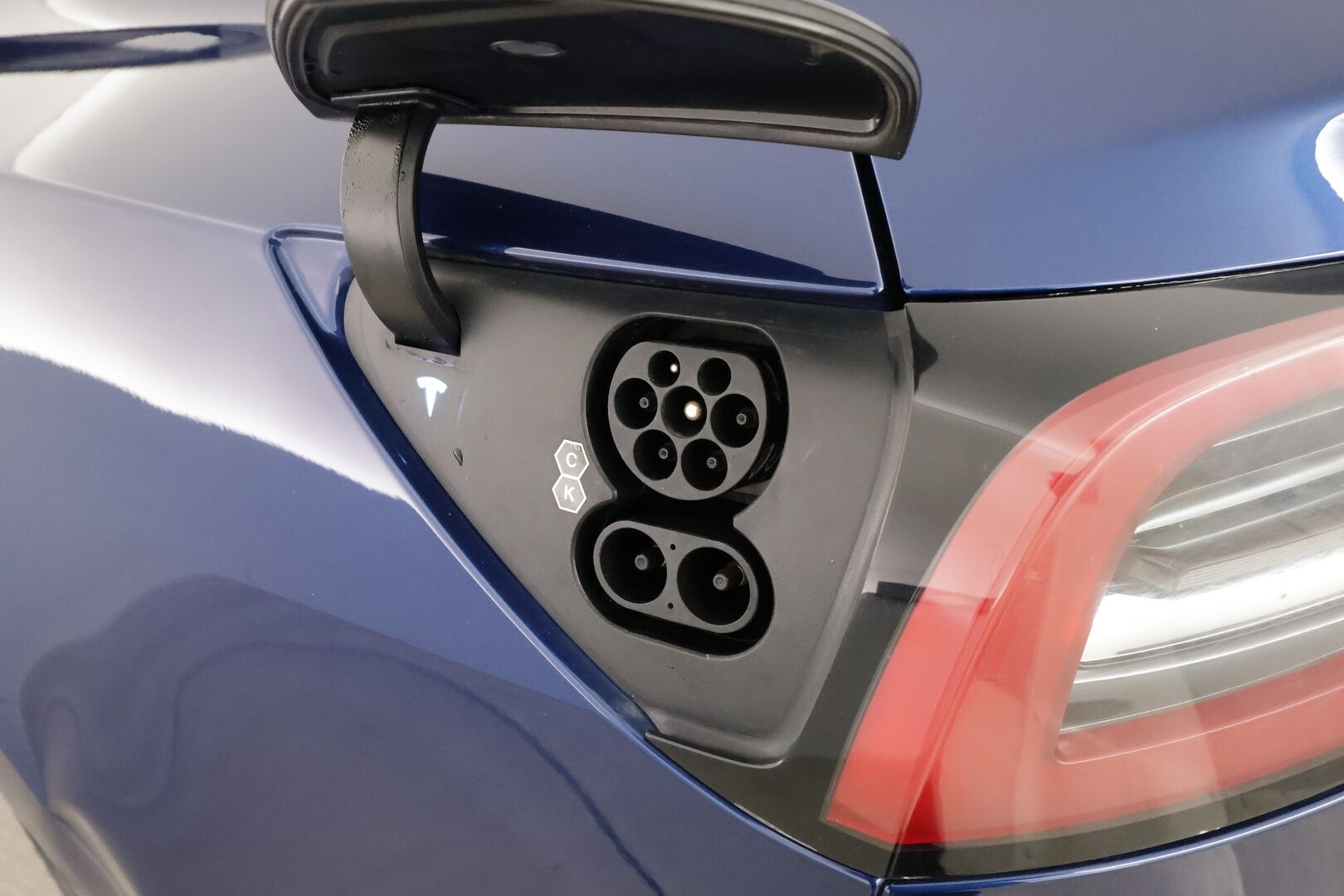 Tesla Model 3 2023 Standard Range Plus - | ACC | ILP | EAP | Matrix-LED | Ryzen | Lasikatto | Nahkaverhoilu | Muistipenkki | P.kamera | Lämm. ratti | Lämm. takapenkit | 2x renkaat aluin |
