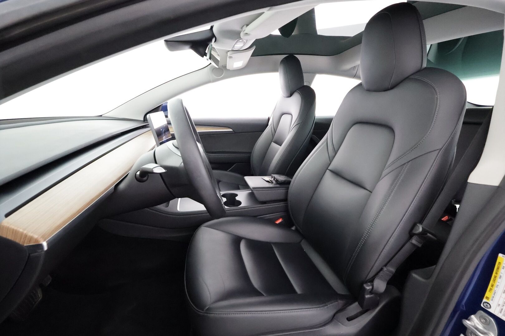 Tesla Model 3 2023 Standard Range Plus - | ACC | ILP | EAP | Matrix-LED | Ryzen | Lasikatto | Nahkaverhoilu | Muistipenkki | P.kamera | Lämm. ratti | Lämm. takapenkit | 2x renkaat aluin |