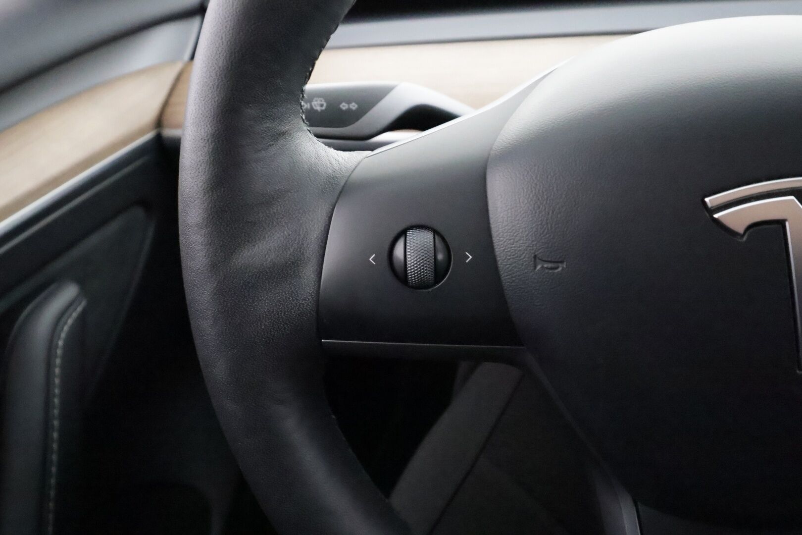Tesla Model 3 2023 Standard Range Plus - | ACC | ILP | EAP | Matrix-LED | Ryzen | Lasikatto | Nahkaverhoilu | Muistipenkki | P.kamera | Lämm. ratti | Lämm. takapenkit | 2x renkaat aluin |
