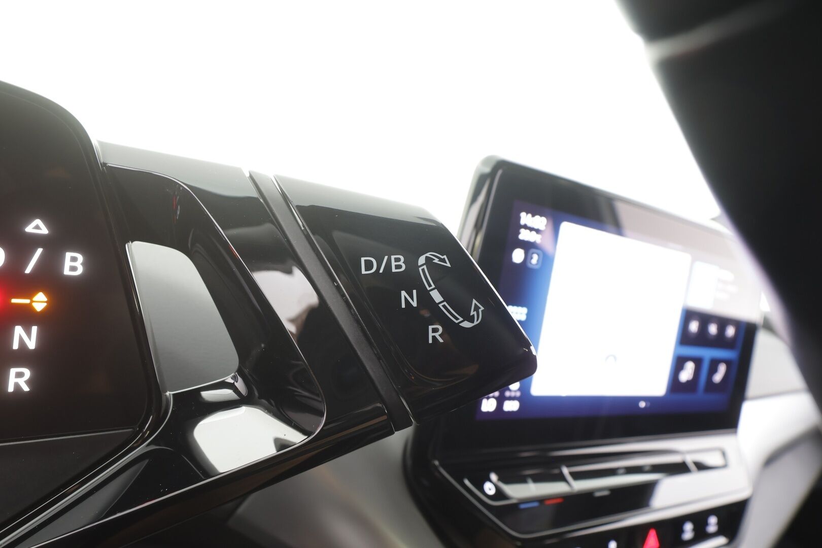 Volkswagen ID.4 2022 Pro Performance 150 kW, akku 77 kWh - | ILP | Koukku | ACC | LED | P.kamera | Hierovat Sporttipenkit Muistilla | Navi | Kaistavahti | Keyless | Merkkihuollot | Kahdet renkaat |