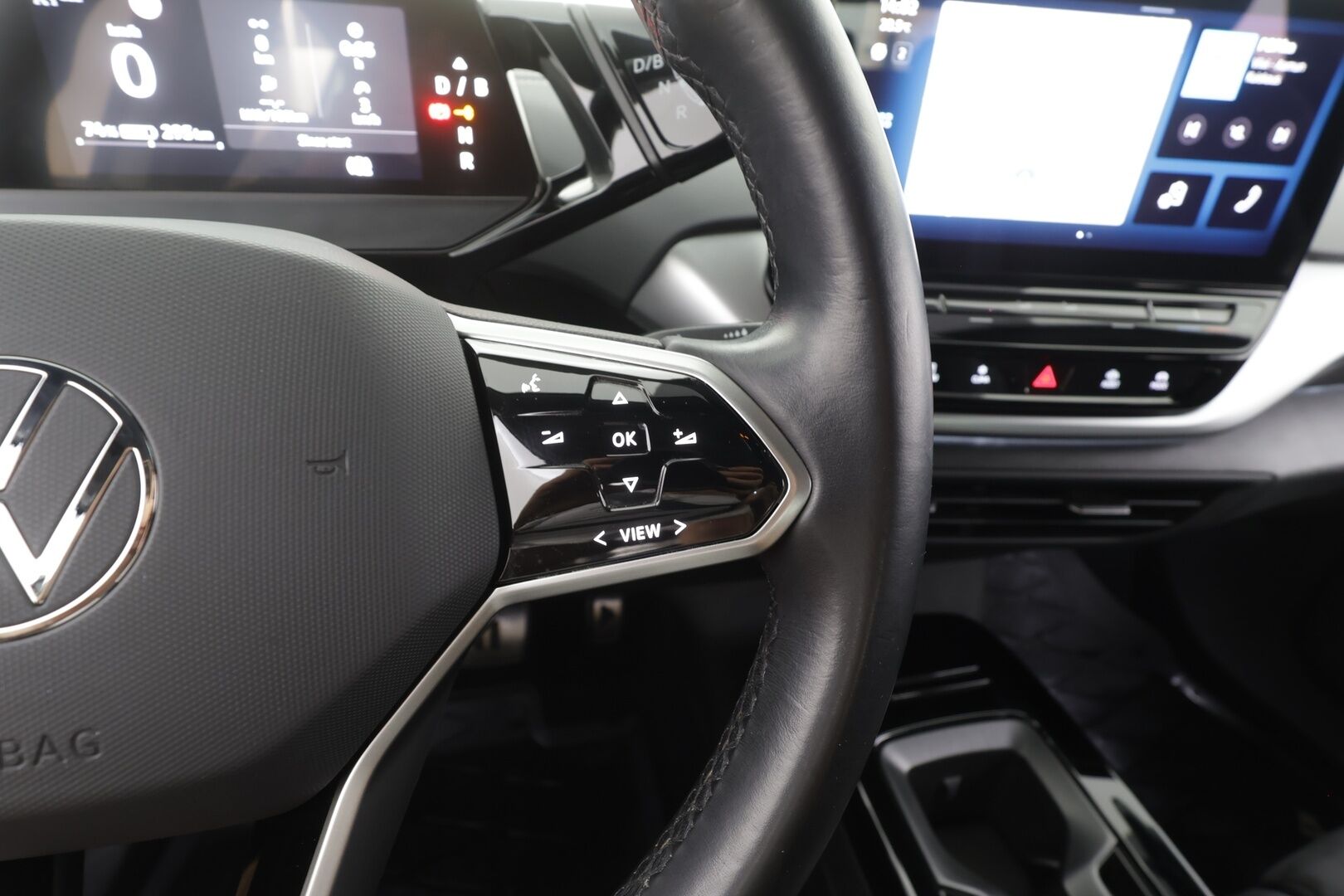Volkswagen ID.4 2022 Pro Performance 150 kW, akku 77 kWh - | ILP | Koukku | ACC | LED | P.kamera | Hierovat Sporttipenkit Muistilla | Navi | Kaistavahti | Keyless | Merkkihuollot | Kahdet renkaat |