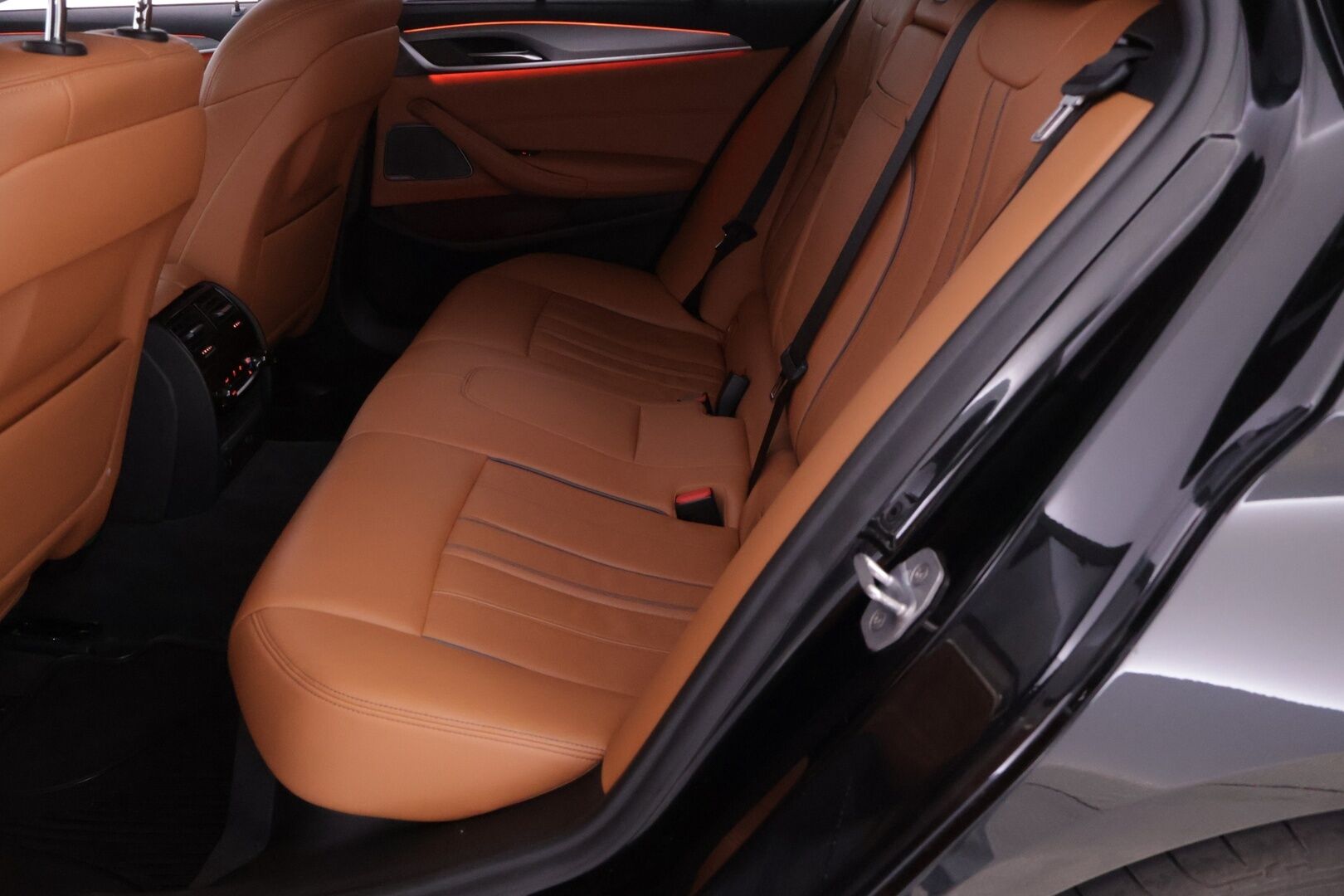 BMW 530 2018 G31 Touring 530i A xDrive M Sport - | ACC | PA-Lämmitin | DA+ | Harman/Kardon | P.Kamera | Panoraama | HUD | Comfort Access | S.koukku | Nahkaverhoilu