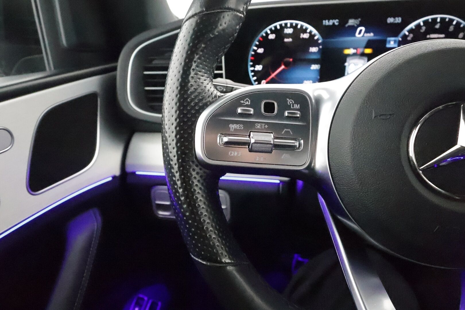 MERCEDES-BENZ GLE 2022 GLE 350 e 4MATIC EQ Power / Distronic+ / 360° Kamera / Nahka-alcantara Sähköpenkit / Esilämmitys / Apple&Android - AMG-sisäpaketti / 2x aluvanteet / Huippusiisti