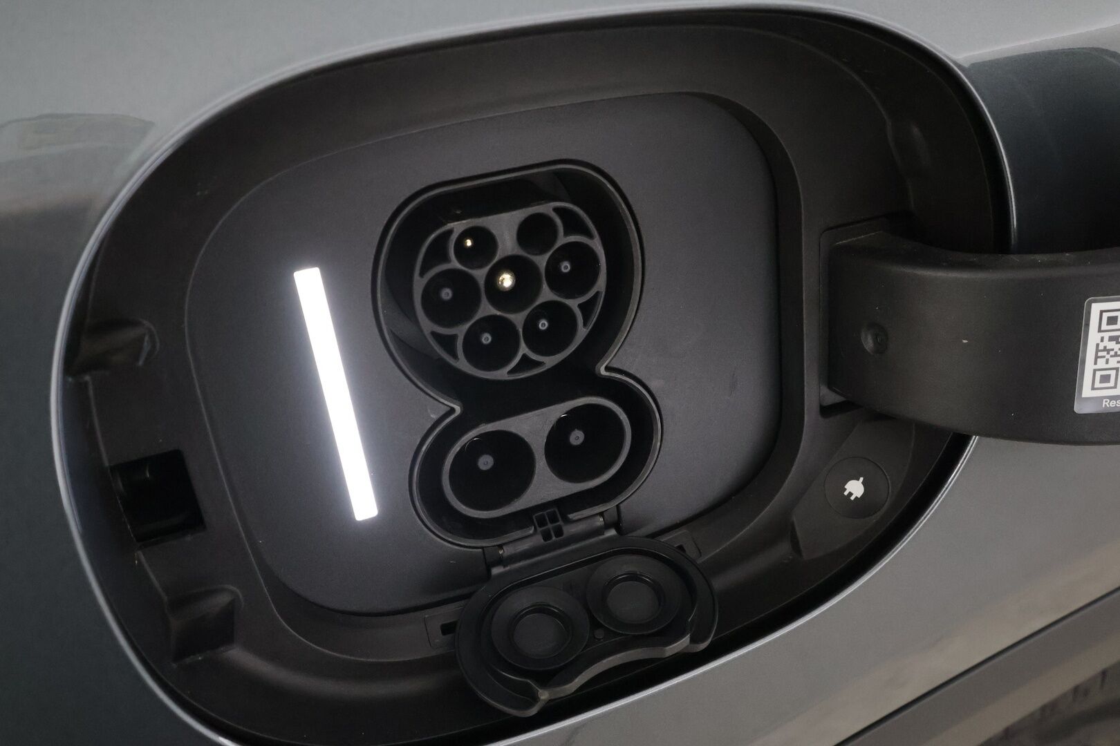 MERCEDES-BENZ EQE SUV 2024 350 4MATIC SUV * Adapt.Vakkari / Burmester / Muistipenkit / Digital Led-ajovalot / Peruutuskamera 360 / Panoraama * - 2x GoodYear Renkaat Ja Vanteet - HULLUT AVAJAISHULINAT KORKOTARJOUS 3,29 %