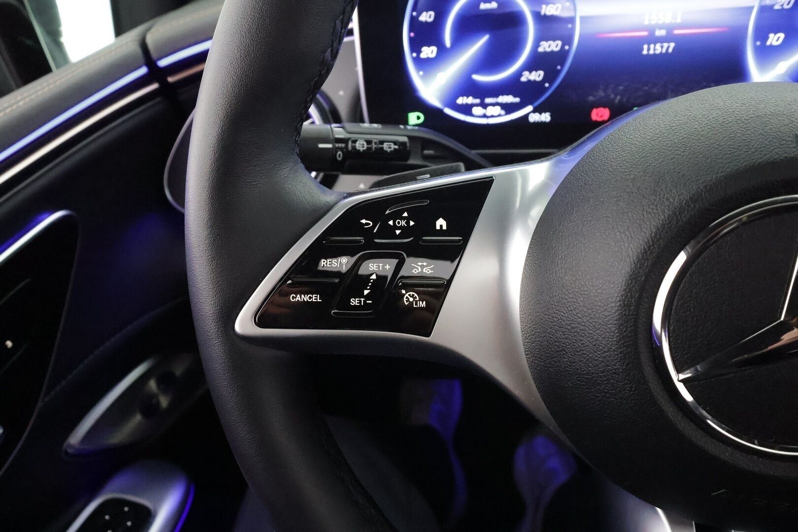 MERCEDES-BENZ EQE SUV 2024 350 4MATIC SUV * Adapt.Vakkari / Burmester / Muistipenkit / Digital Led-ajovalot / Peruutuskamera 360 / Panoraama * - 2x GoodYear Renkaat Ja Vanteet - HULLUT AVAJAISHULINAT KORKOTARJOUS 3,29 %