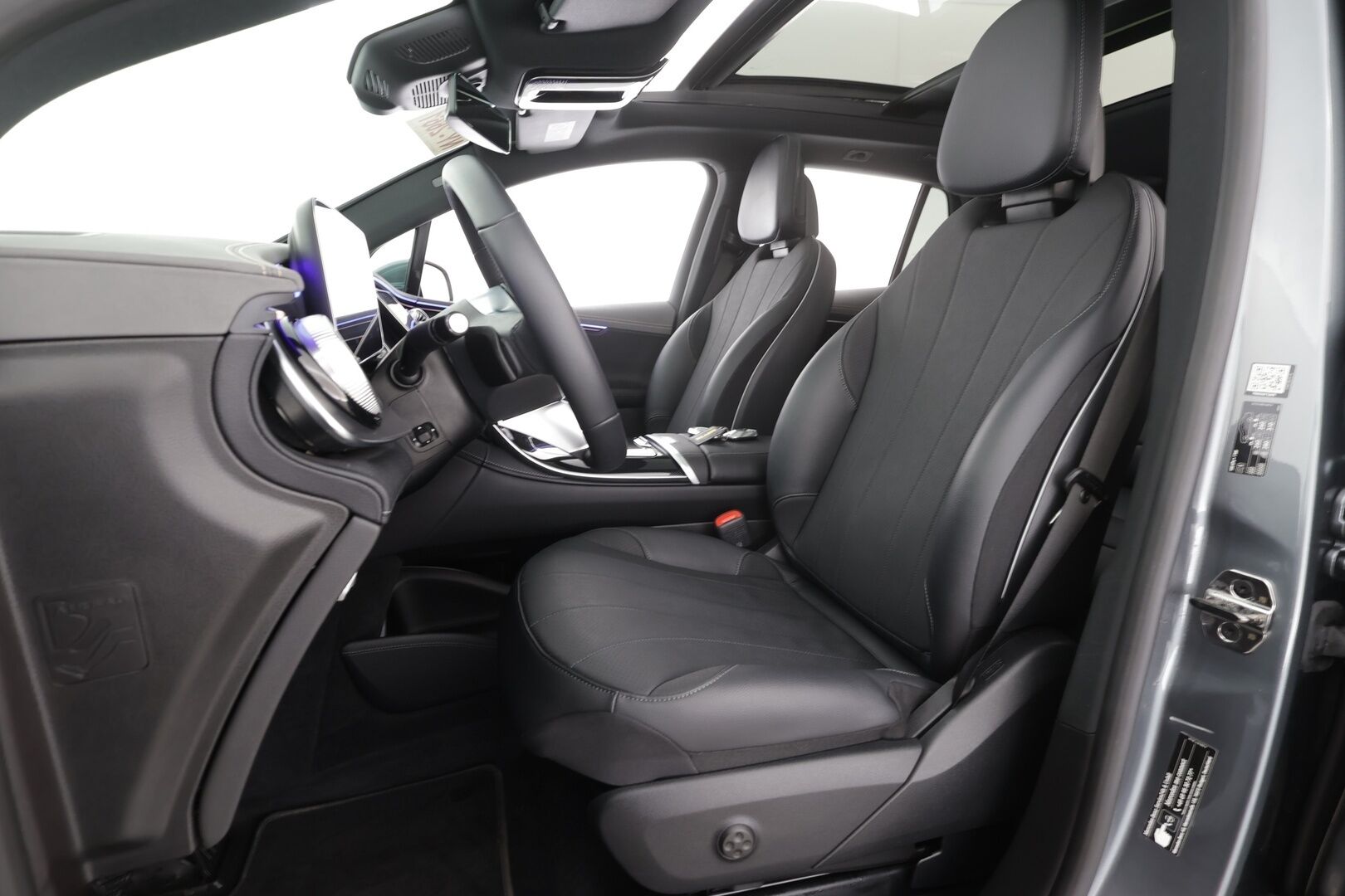 MERCEDES-BENZ EQE SUV 2024 350 4MATIC SUV * Adapt.Vakkari / Burmester / Muistipenkit / Digital Led-ajovalot / Peruutuskamera 360 / Panoraama * - 2x GoodYear Renkaat Ja Vanteet - HULLUT AVAJAISHULINAT KORKOTARJOUS 3,29 %