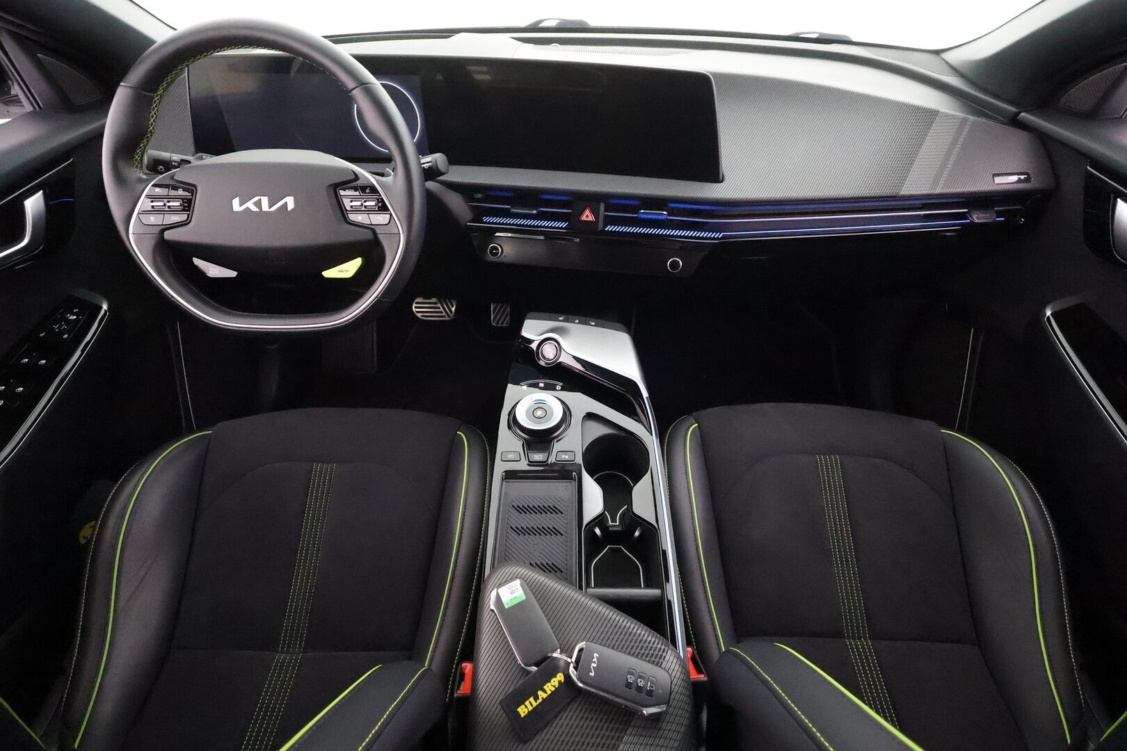 KIA EV6 2023 GT AWD 77 kWh 585 hv - | ACC | ILP | Koukku | Meridian | Kattoluukku | HUD | 360° | HDA | BSM | CTA | Ambient light | Lämm. ratti | IFS-LED | 2x alut | Merkkihuollot | - KORKO VAIN 3,99 %