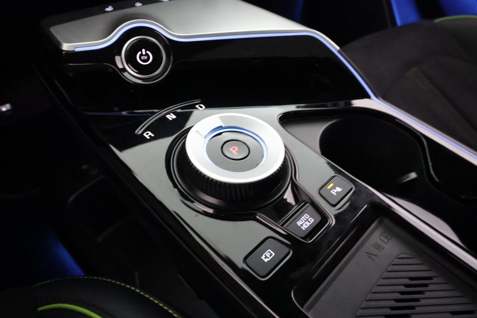 KIA EV6 2023 GT AWD 77 kWh 585 hv - | ACC | ILP | Koukku | Meridian | Kattoluukku | HUD | 360° | HDA | BSM | CTA | Ambient light | Lämm. ratti | IFS-LED | 2x alut | Merkkihuollot | - KORKO VAIN 3,99 %