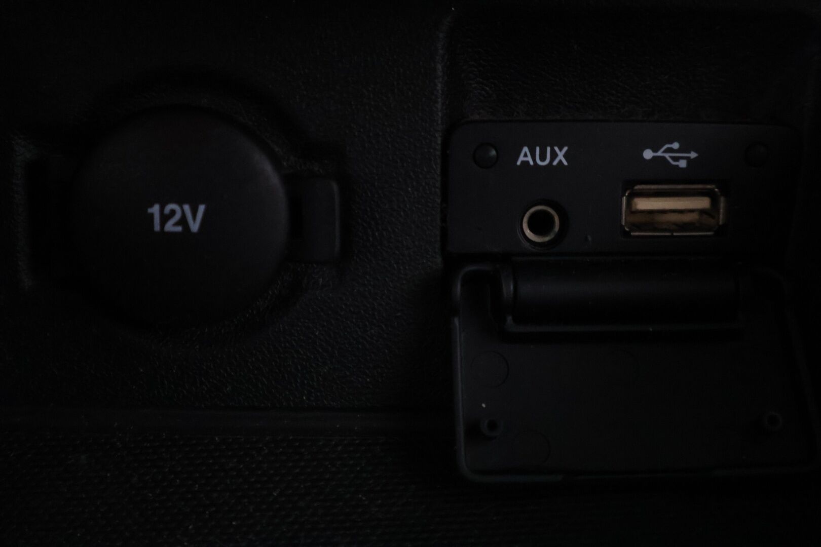 Kia cee'd 2008 1,6 CRDi EX SW *YritysOutlet - Myydään vain yrityksille - Lohkolämmitin sisäpistokkeella / kahdet renkaat / Suomi-auto / Vähän ajettu / Koukku / 12/25 katsastettu