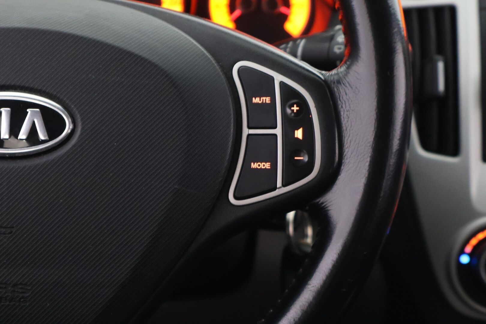 Kia cee'd 2008 1,6 CRDi EX SW *YritysOutlet - Myydään vain yrityksille - Lohkolämmitin sisäpistokkeella / kahdet renkaat / Suomi-auto / Vähän ajettu / Koukku / 12/25 katsastettu