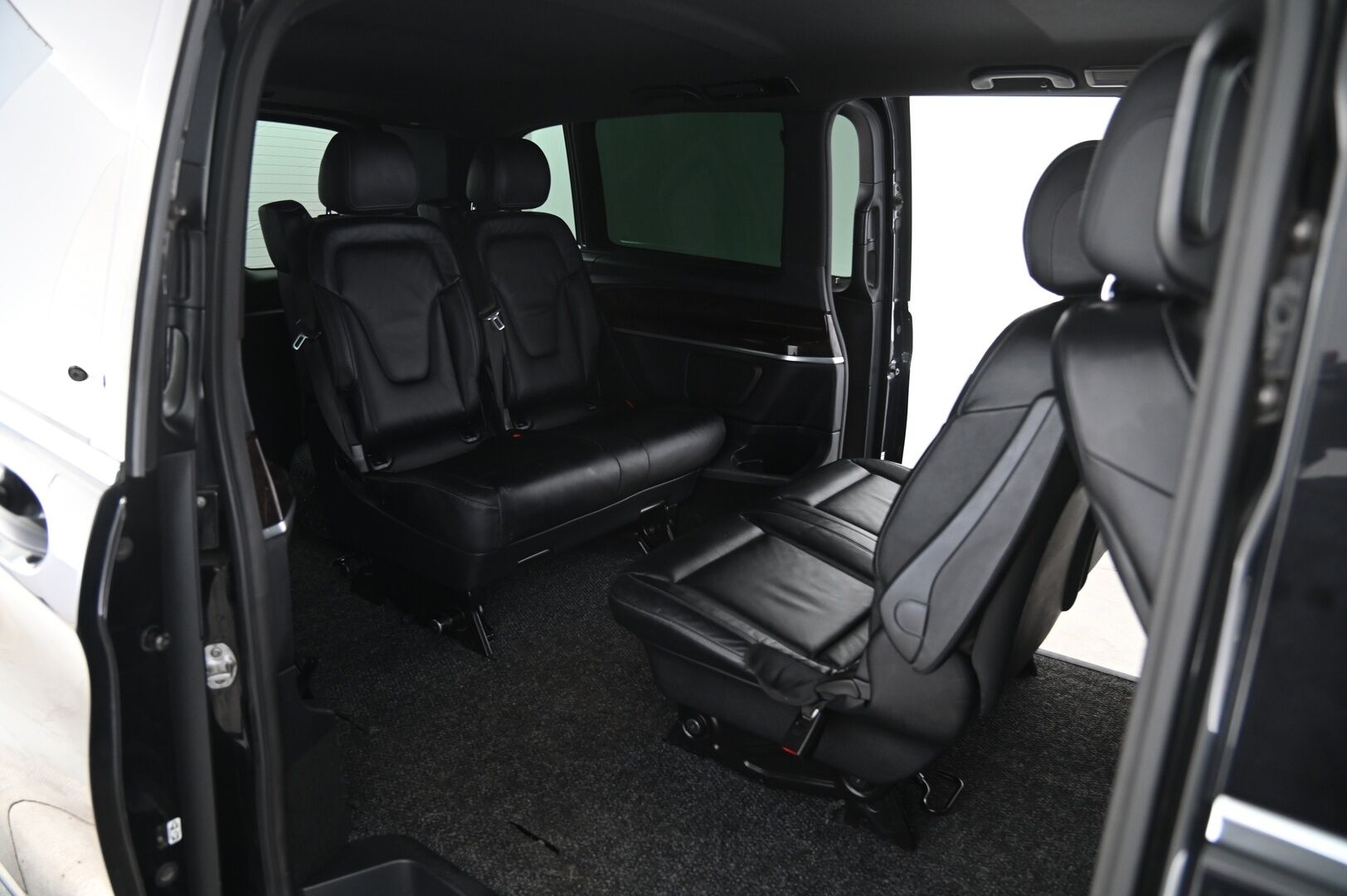 Mercedes-Benz V 2017 250 d pitkä A3 A*Webasto / 8-paikkainen / nahat / ILS / Koukku* - 3,99 % KORKOTARJOUS TÄHÄN AUTOON - 