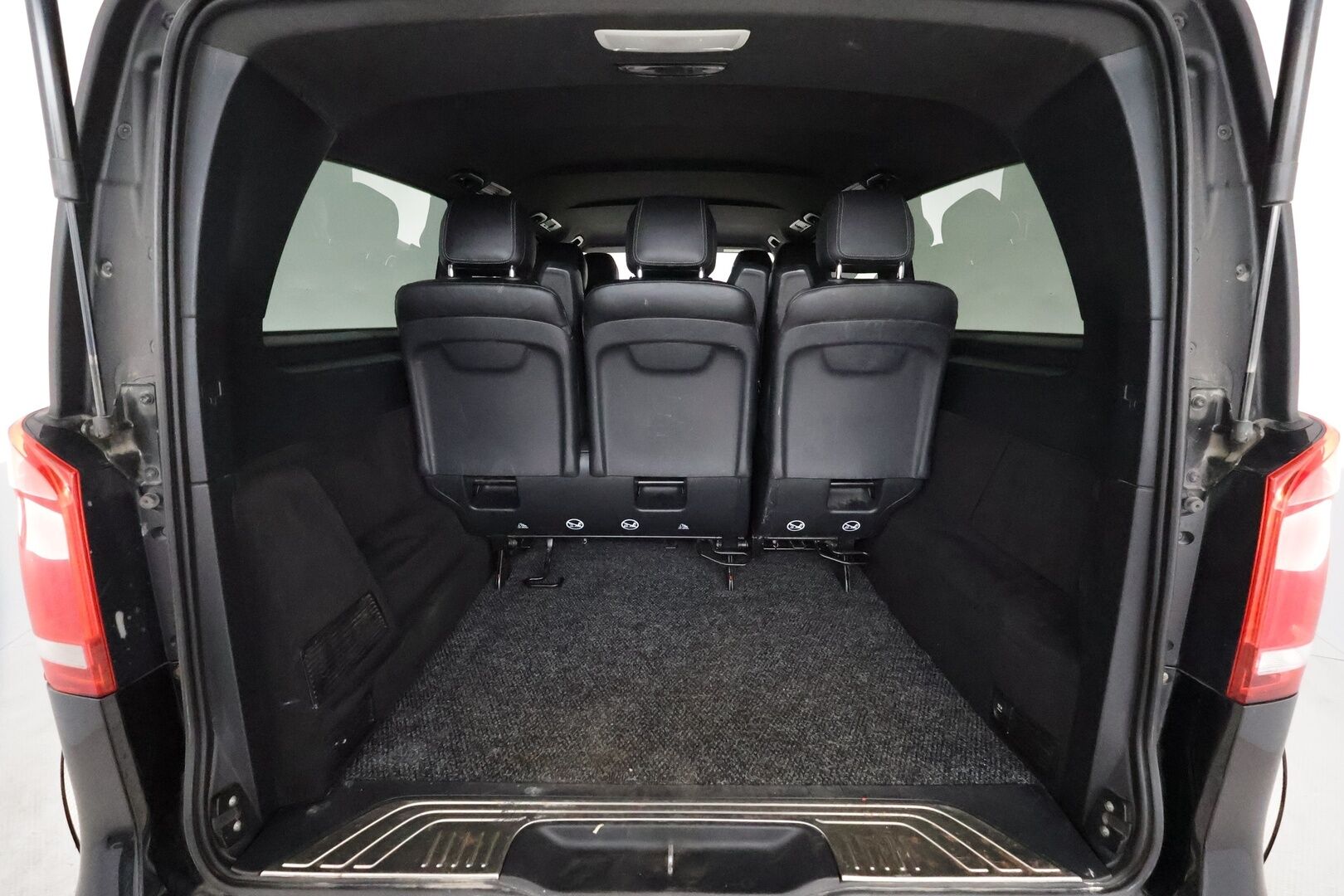 Mercedes-Benz V 2017 250 d pitkä A3 A*Webasto / 8-paikkainen / nahat / ILS / Koukku* - 3,99 % KORKOTARJOUS TÄHÄN AUTOON - 