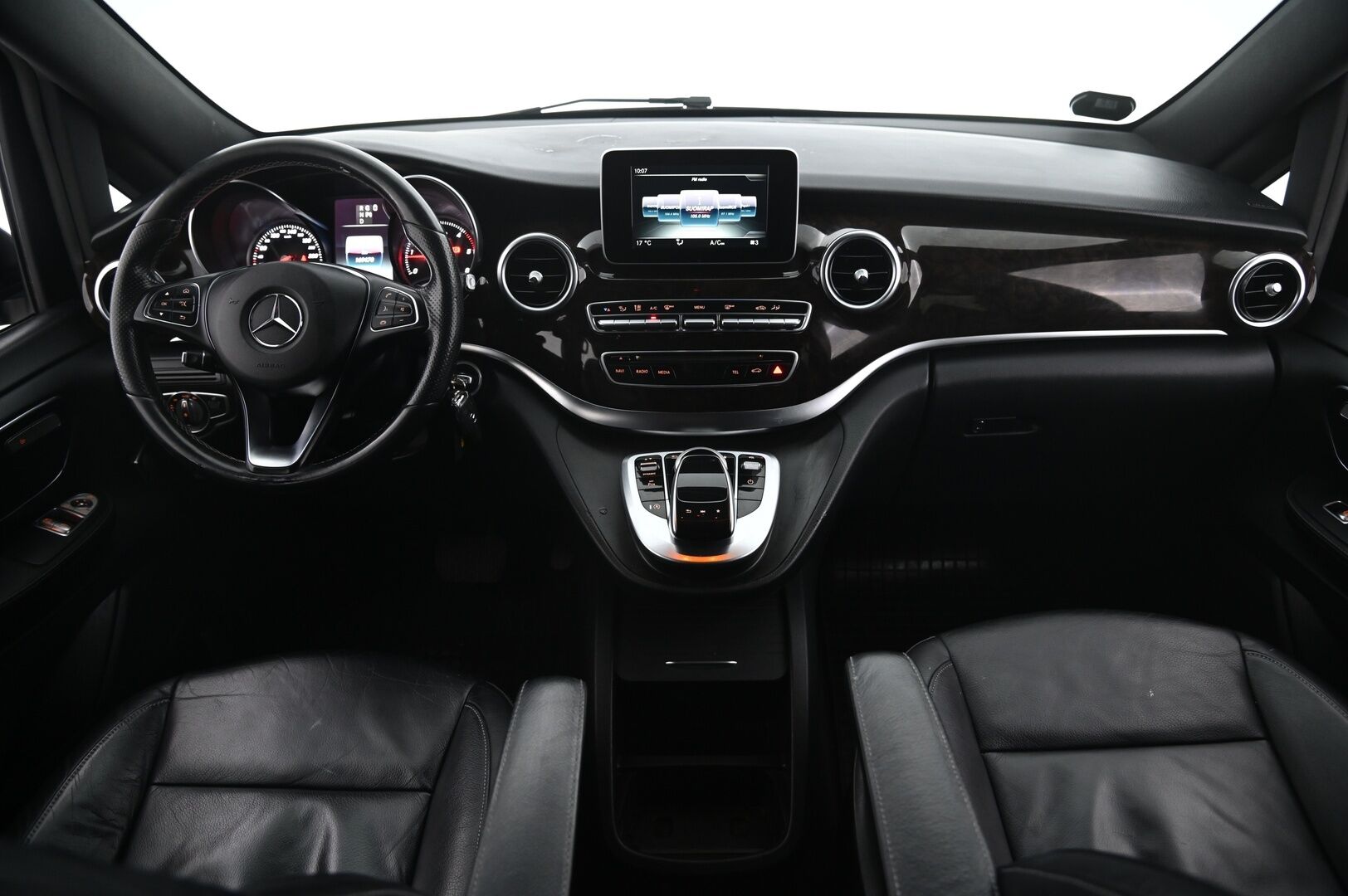Mercedes-Benz V 2017 250 d pitkä A3 A*Webasto / 8-paikkainen / nahat / ILS / Koukku* - 3,99 % KORKOTARJOUS TÄHÄN AUTOON - 