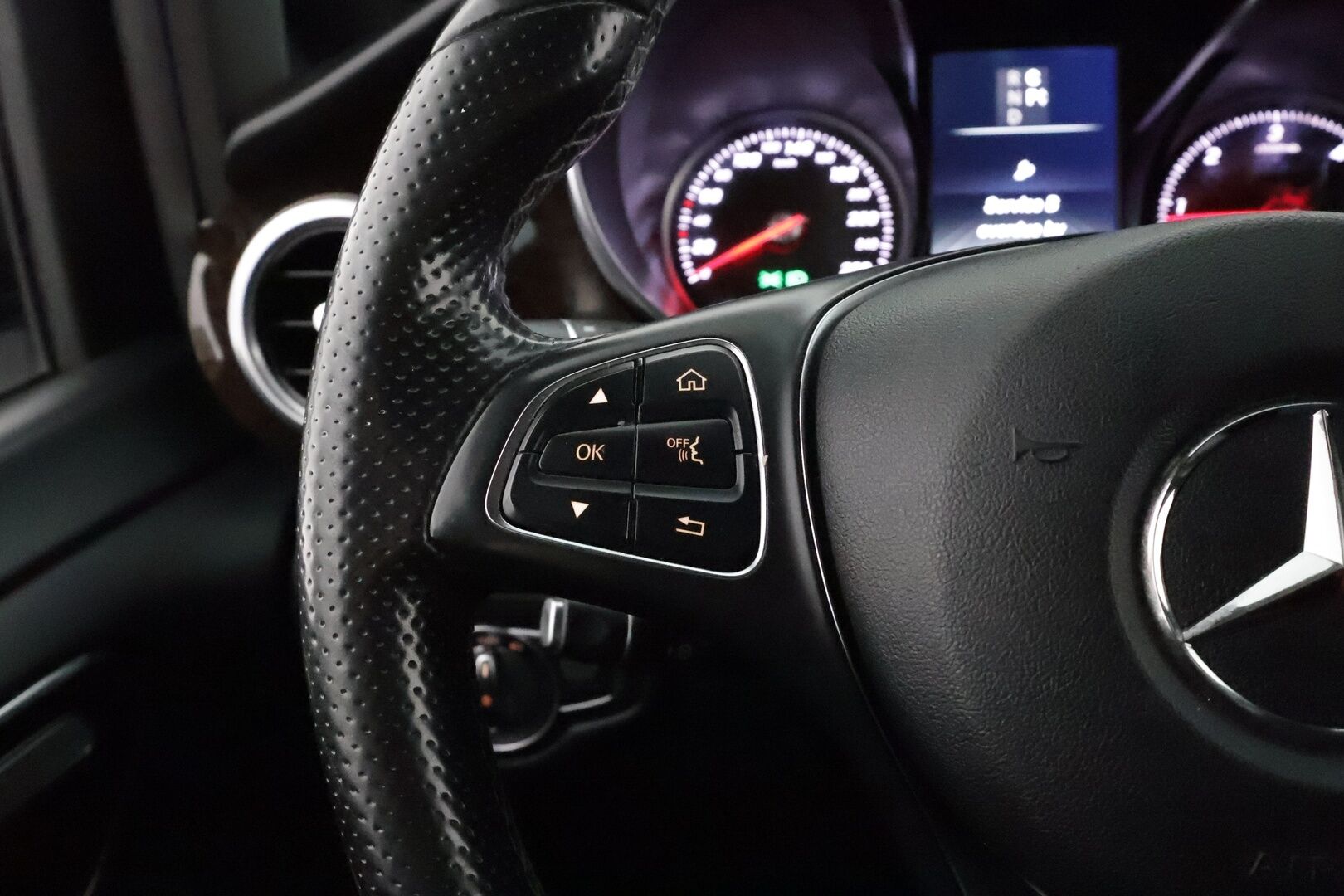 Mercedes-Benz V 2017 250 d pitkä A3 A*Webasto / 8-paikkainen / nahat / ILS / Koukku* - 3,99 % KORKOTARJOUS TÄHÄN AUTOON - 
