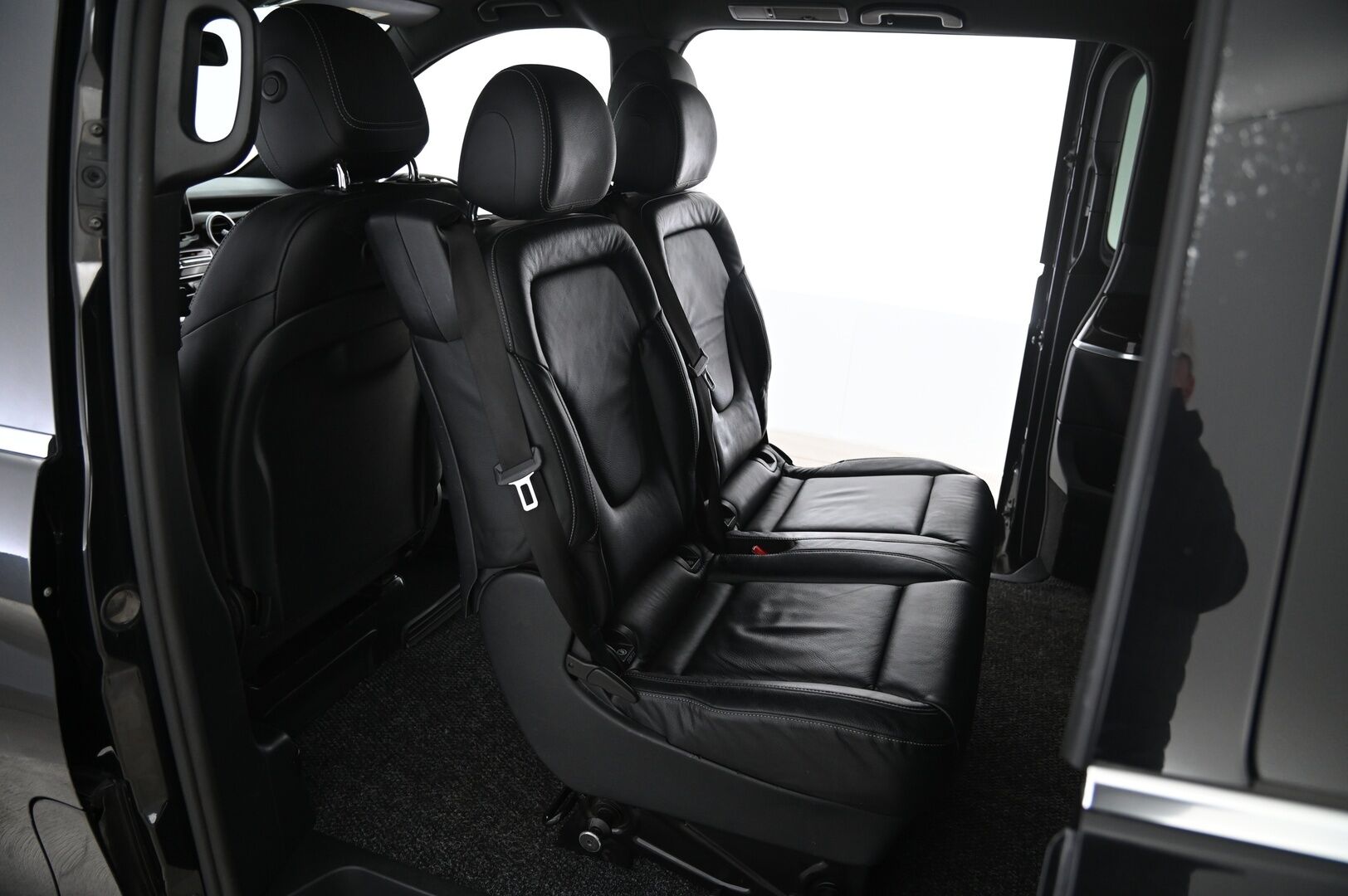 Mercedes-Benz V 2017 250 d pitkä A3 A*Webasto / 8-paikkainen / nahat / ILS / Koukku* - 3,99 % KORKOTARJOUS TÄHÄN AUTOON - 